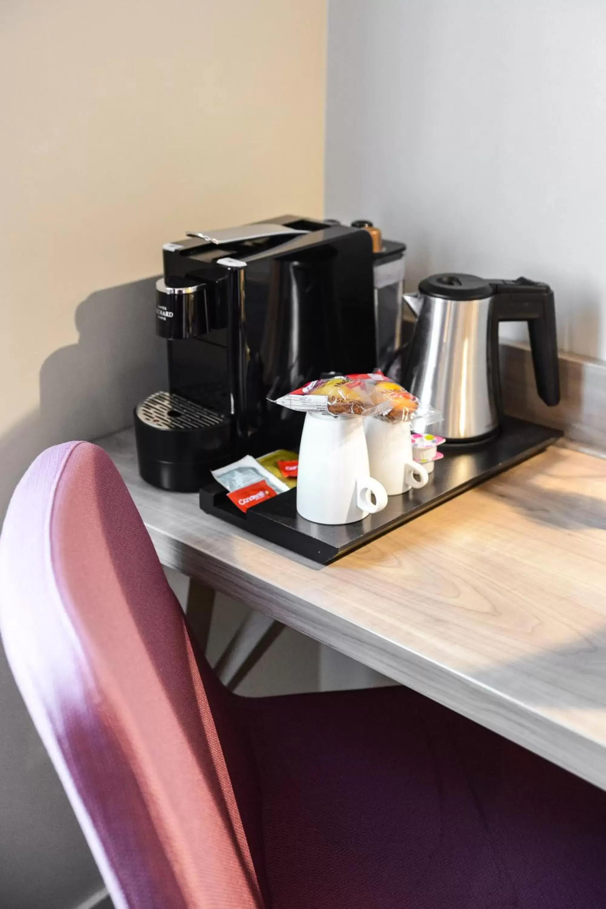 Decorative detail, Coffee/Tea Facilities in Best Western Plus Paris Velizy