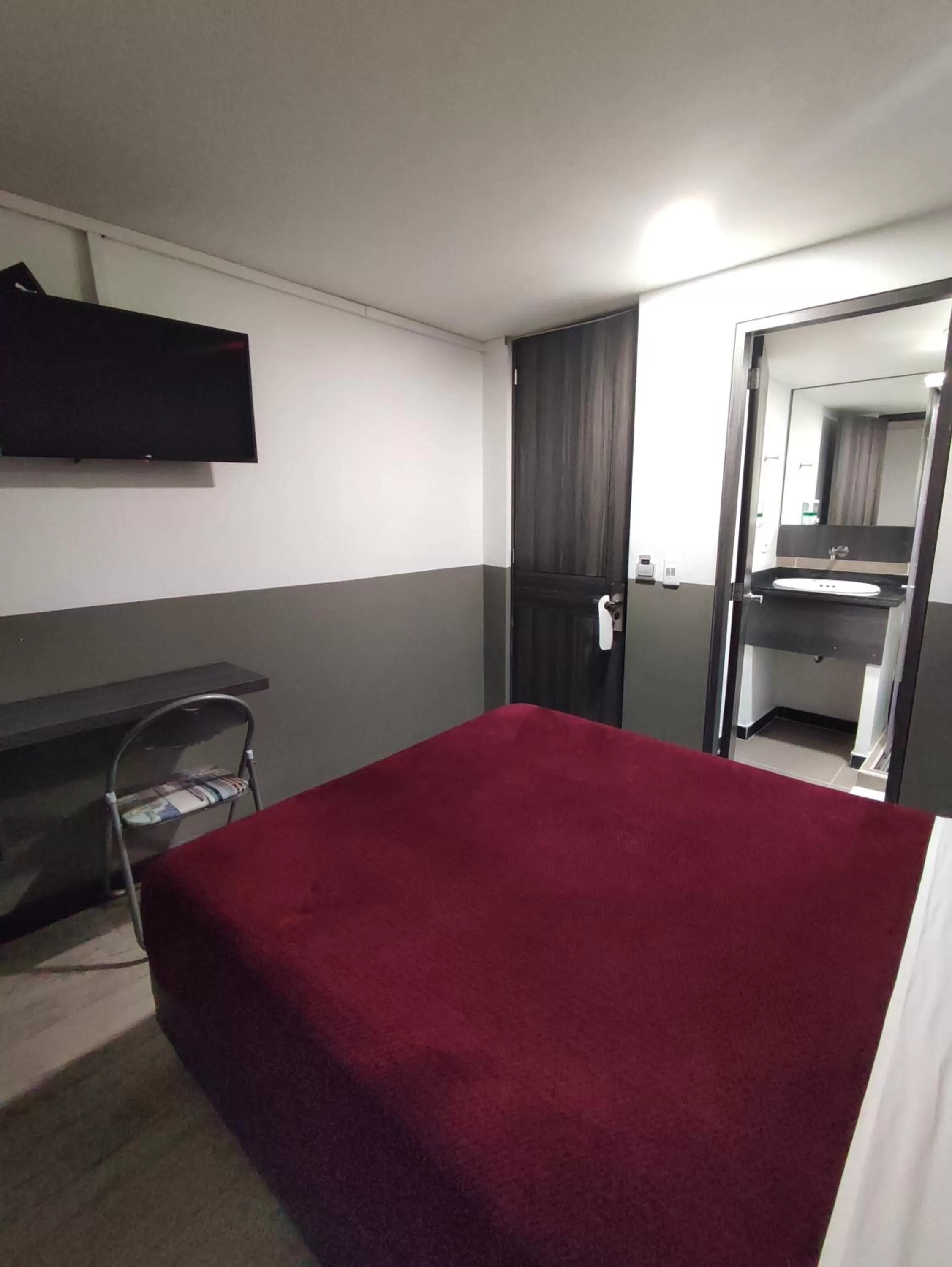 Other, Bed in Hotel Express 53