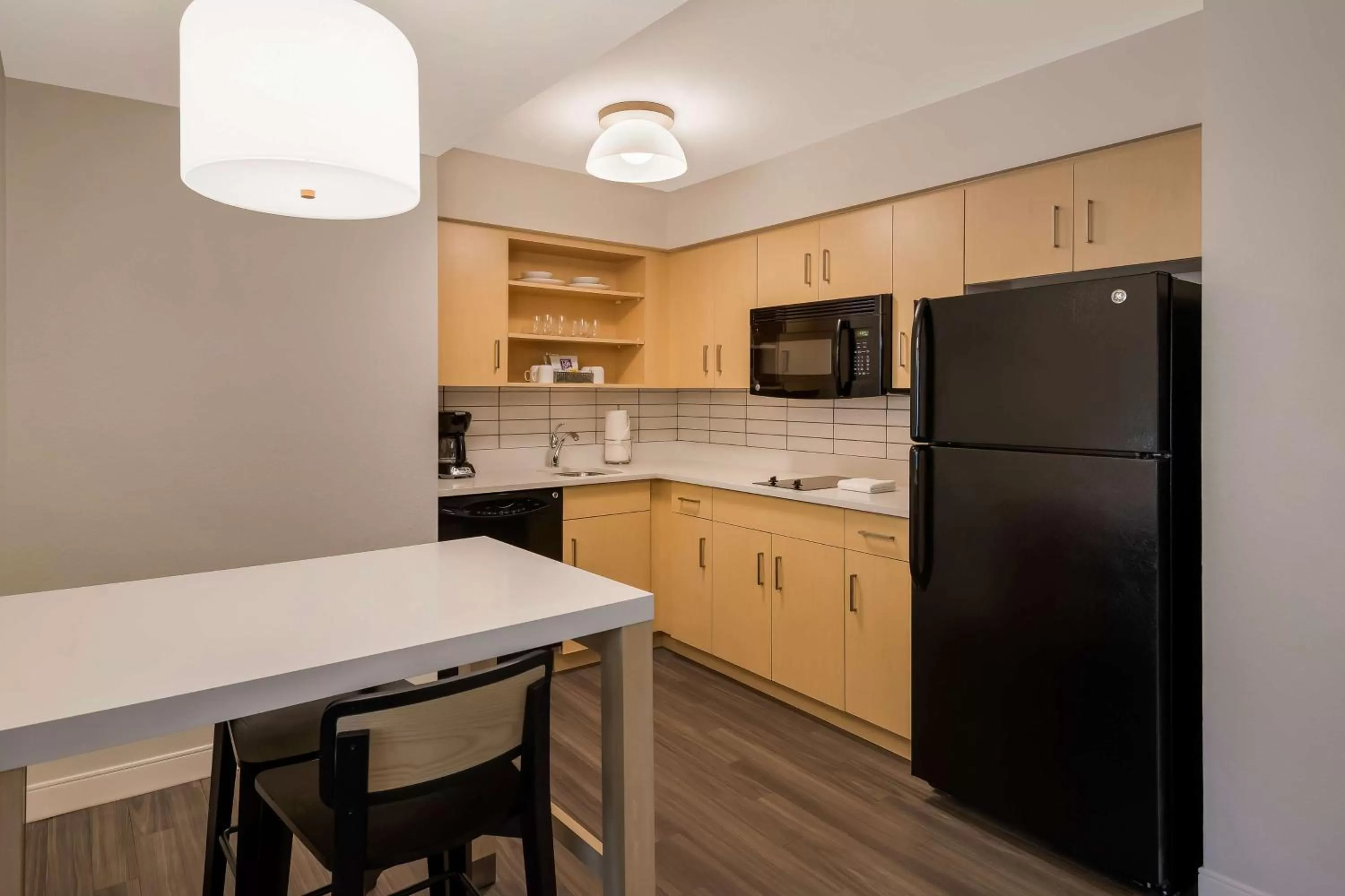 Kitchen or kitchenette in Sonesta ES Suites Andover Boston