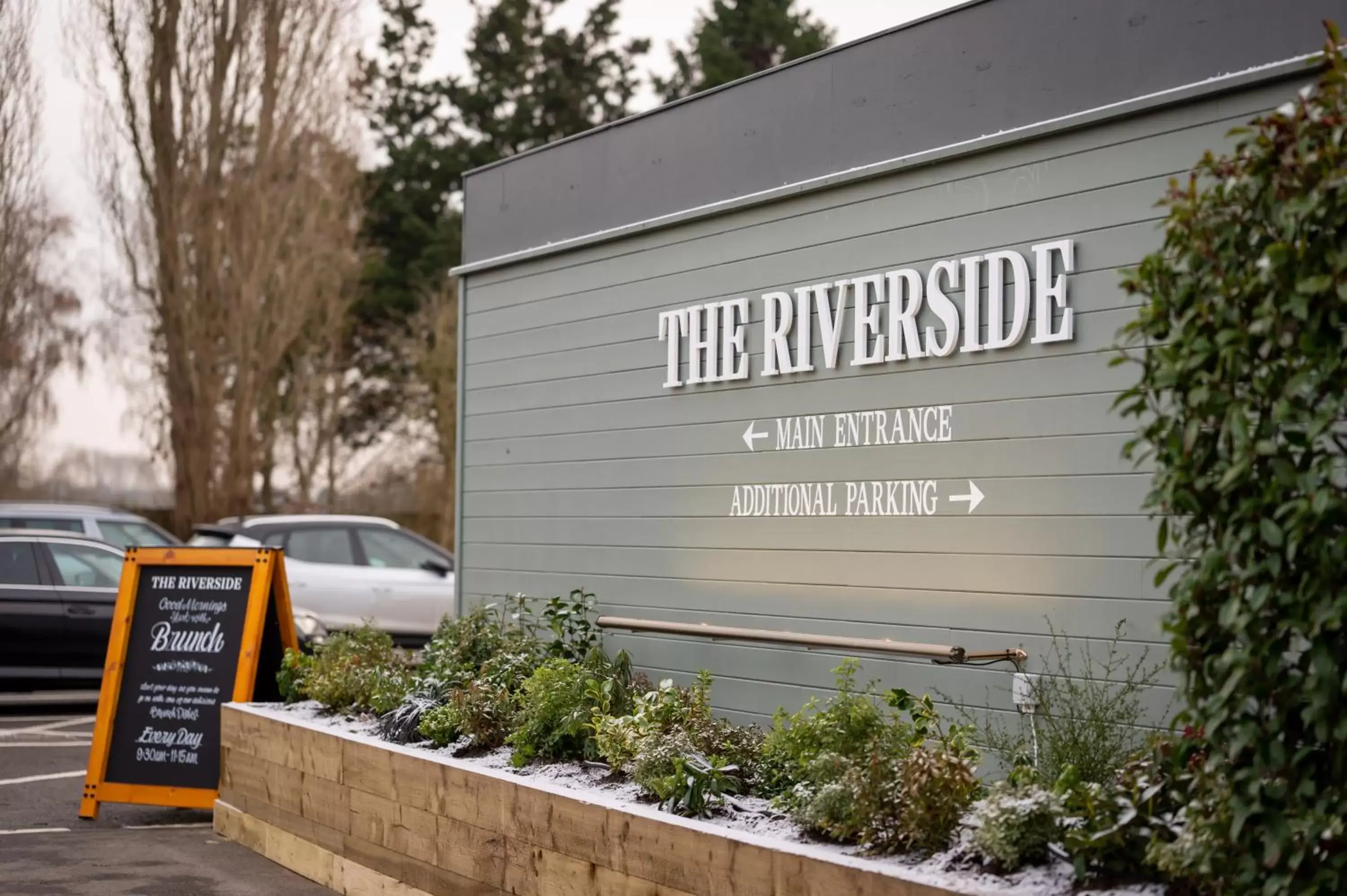 Property Logo/Sign in Riverside Hotel by Chef & Brewer Collection