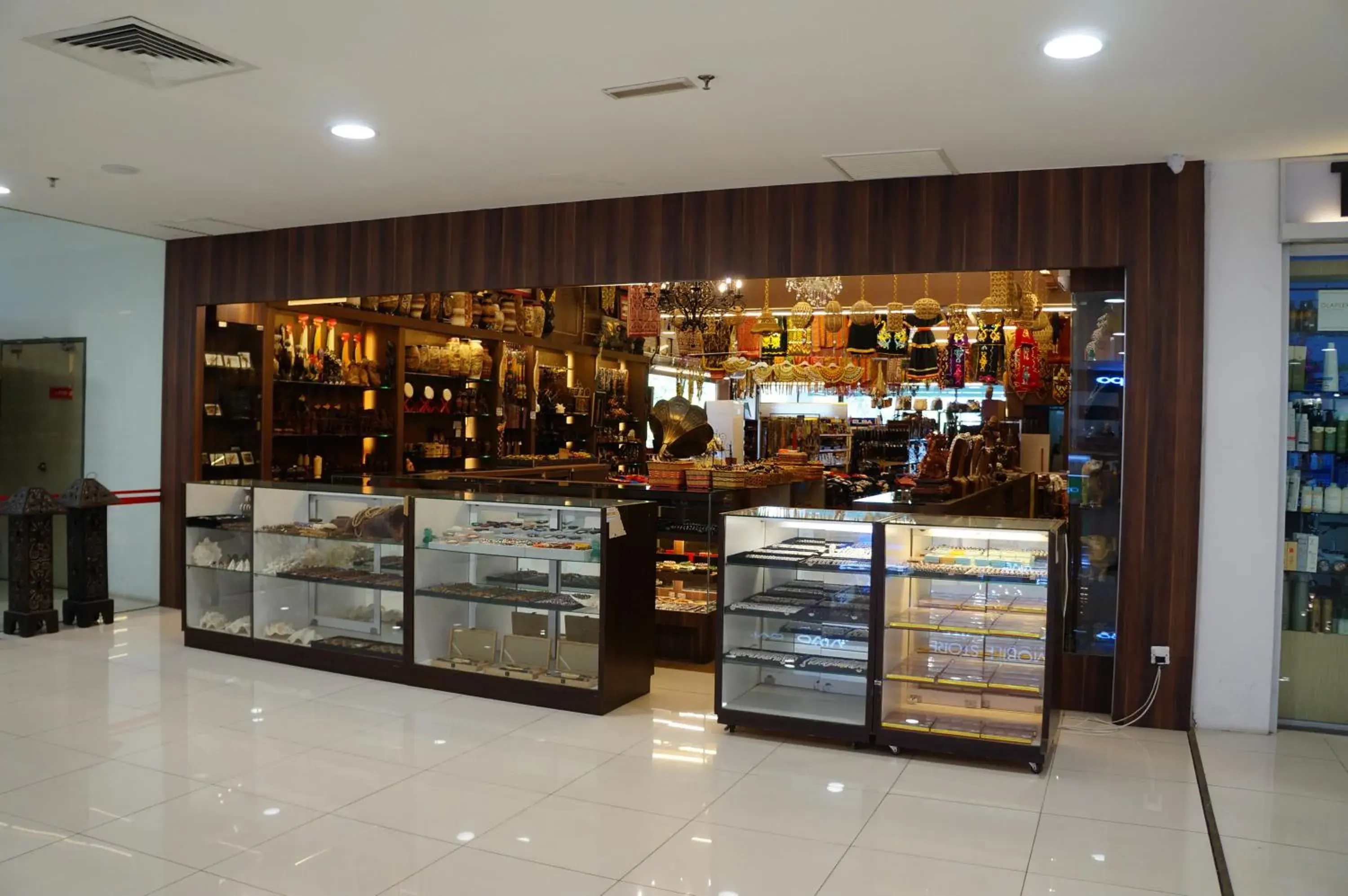 Area and facilities, Supermarket/Shops in Greens Hotel & Suites