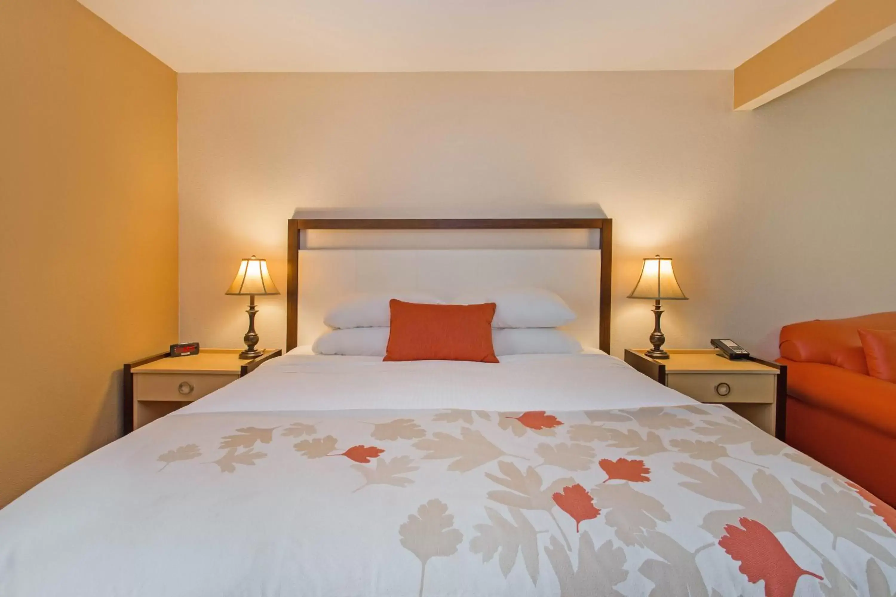 Bedroom, Bed in Hawthorn Suites by Wyndham Allentown-Fogelsville