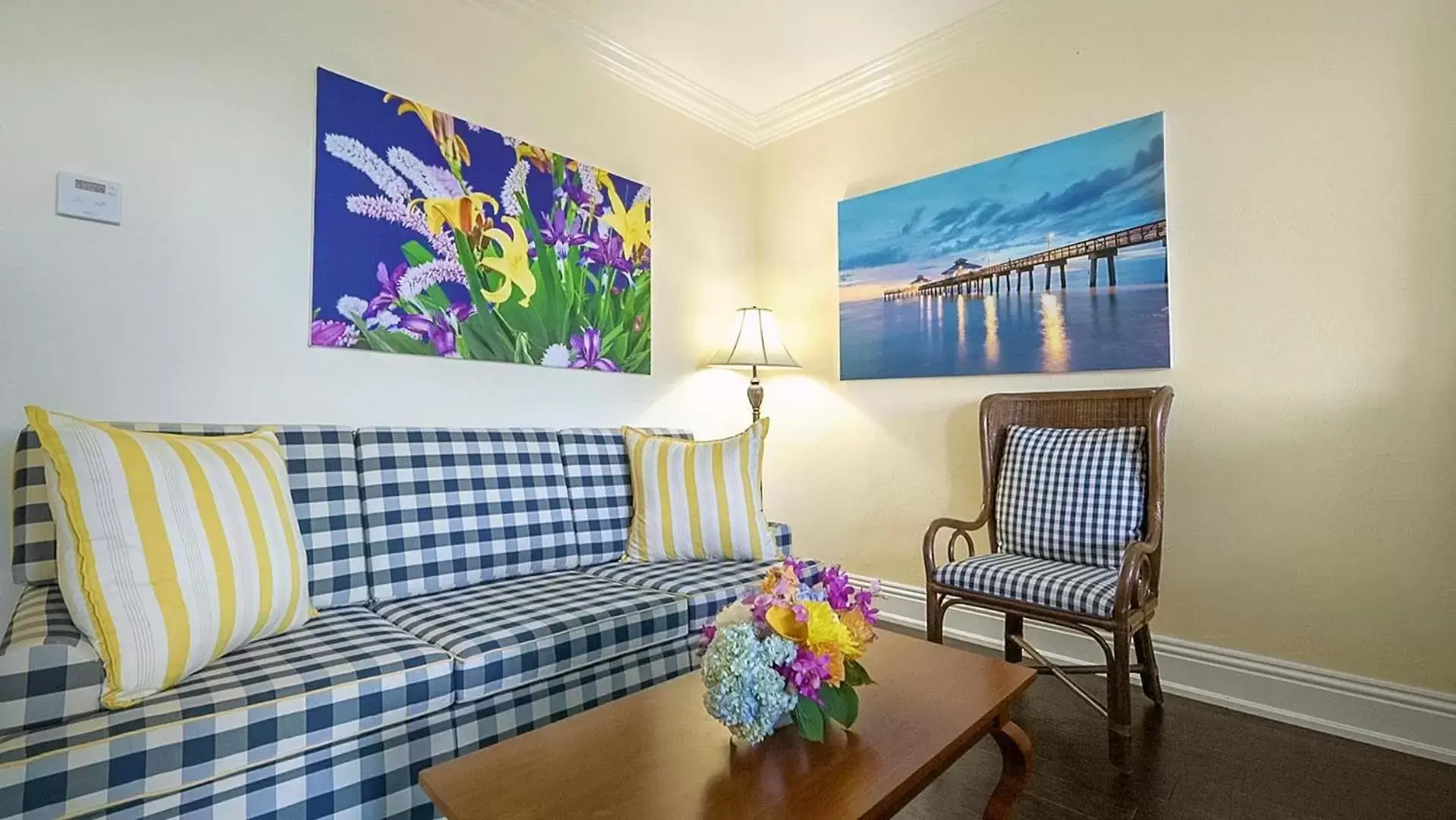 Seating Area in Inn at Pelican Bay