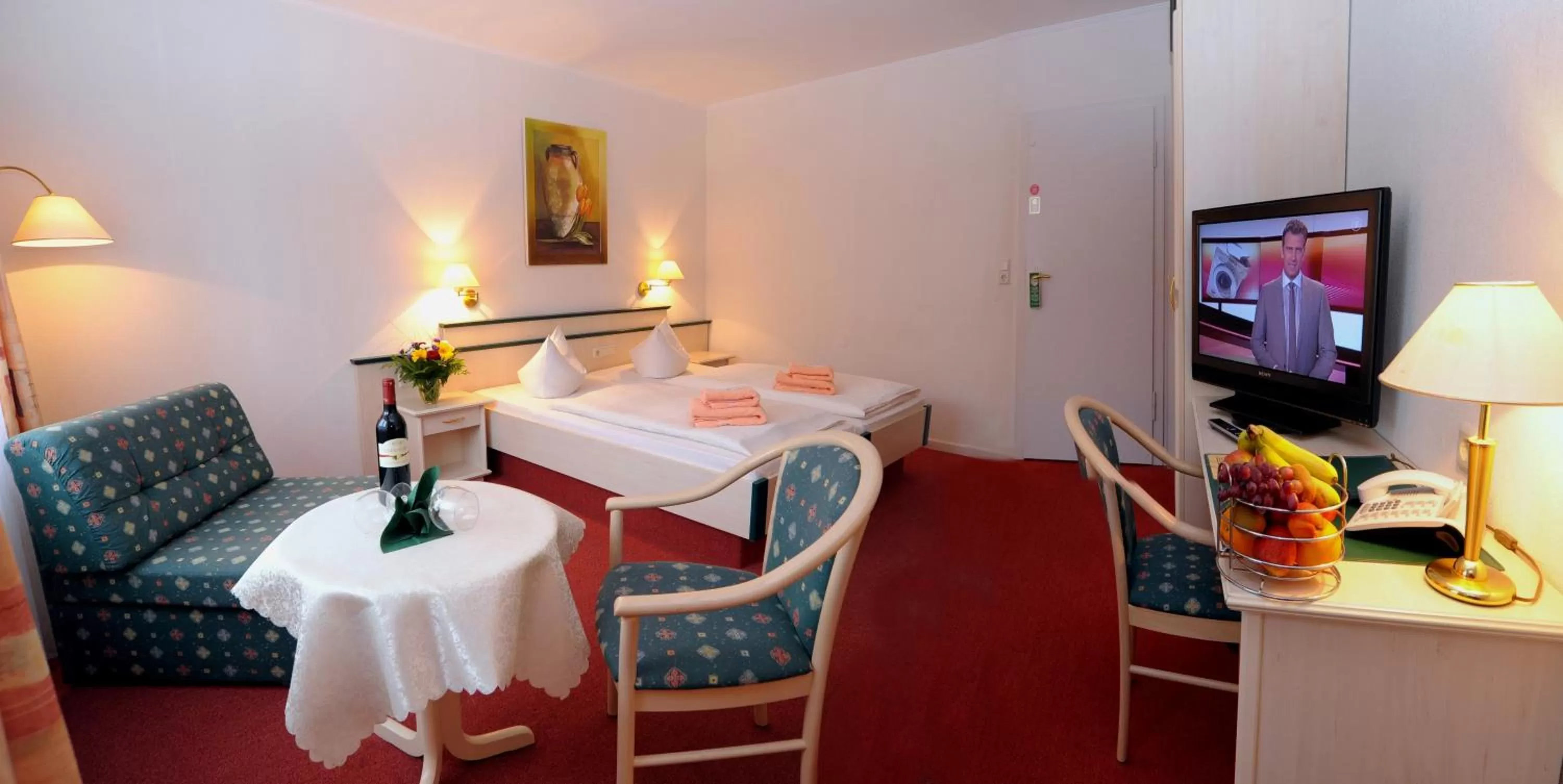 Photo of the whole room, Bed in Hotel Schnehagen