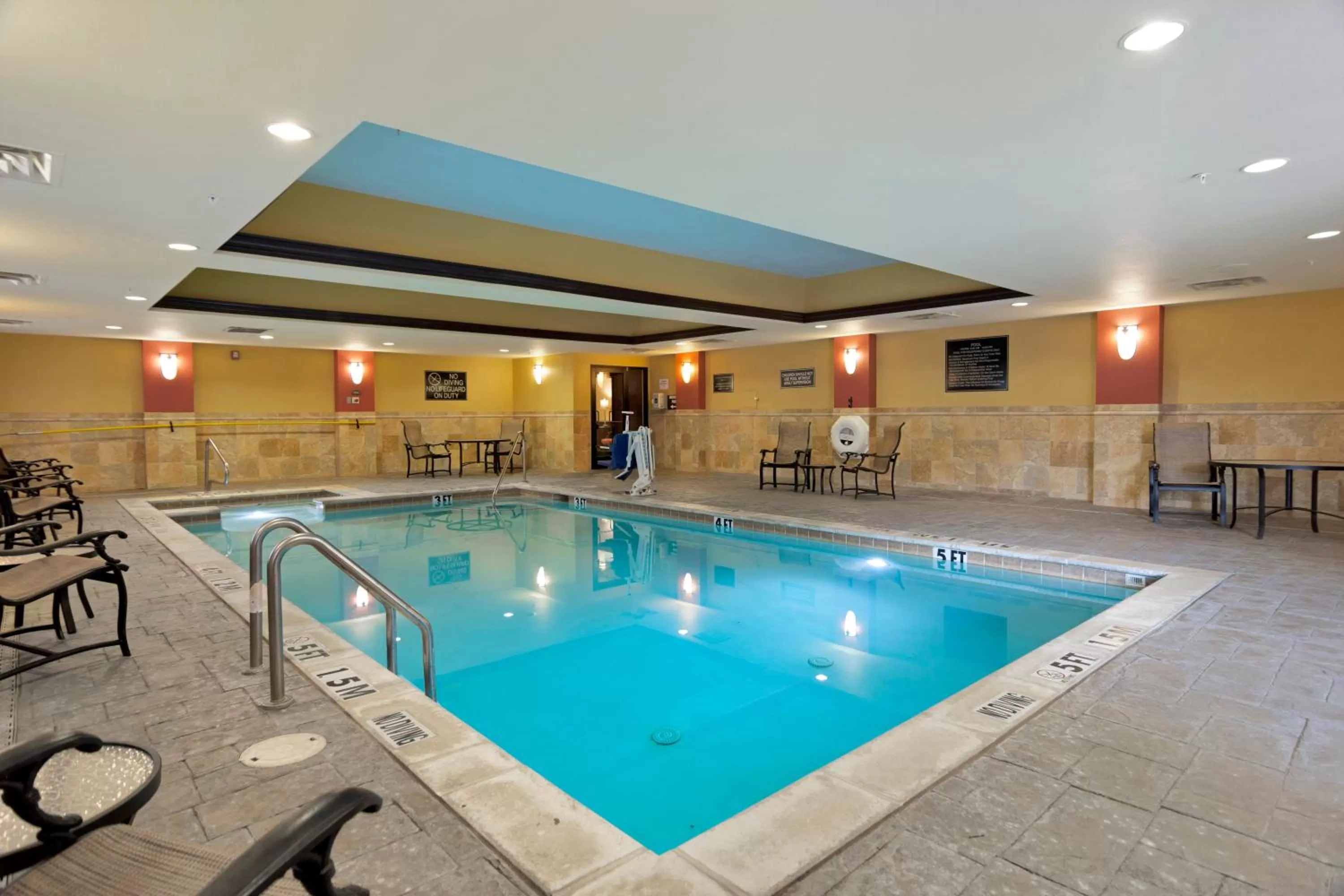 Swimming pool in Holiday Inn Express Hotel & Suites DFW West - Hurst by IHG