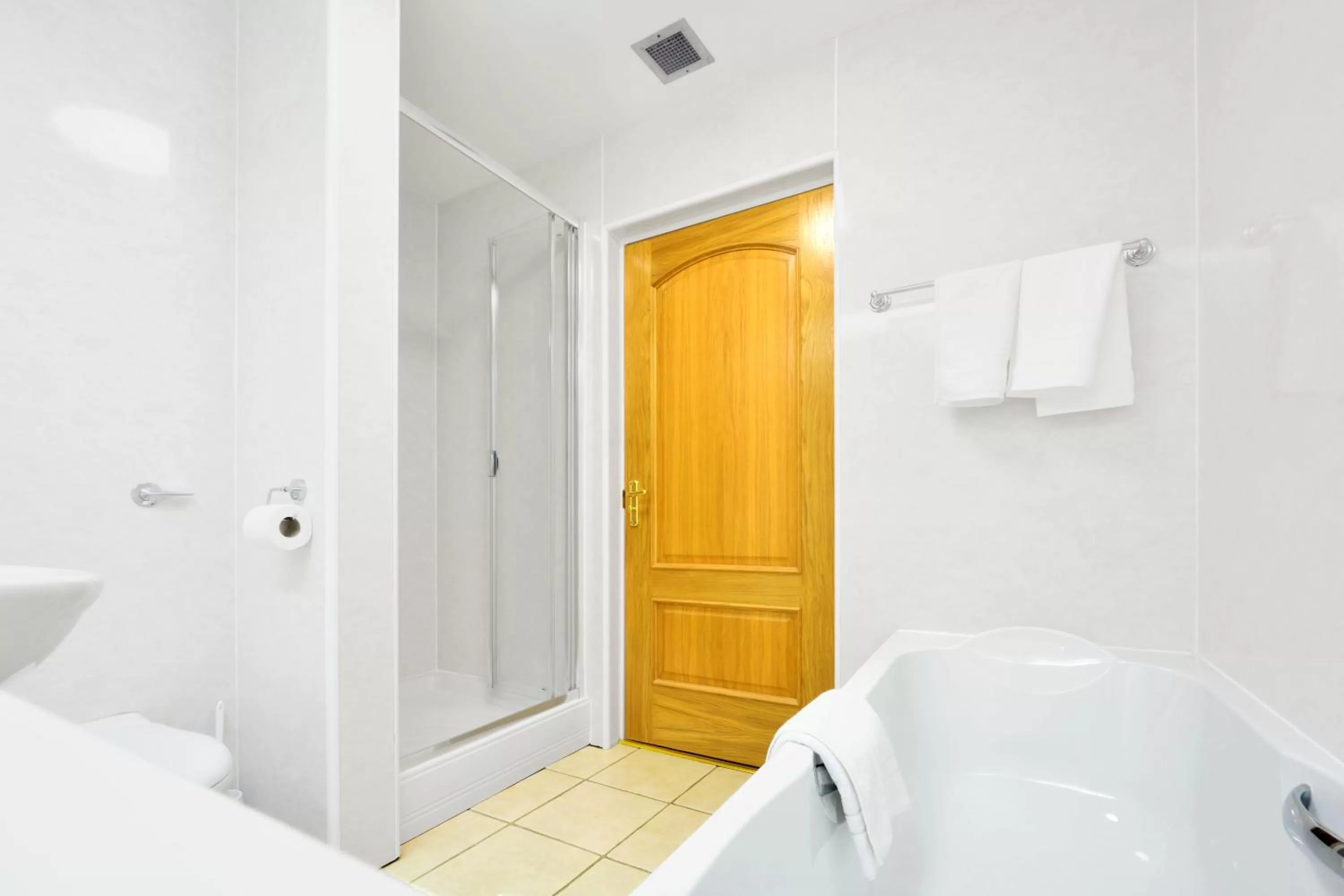Bathroom in Peggyslea Farm B&B