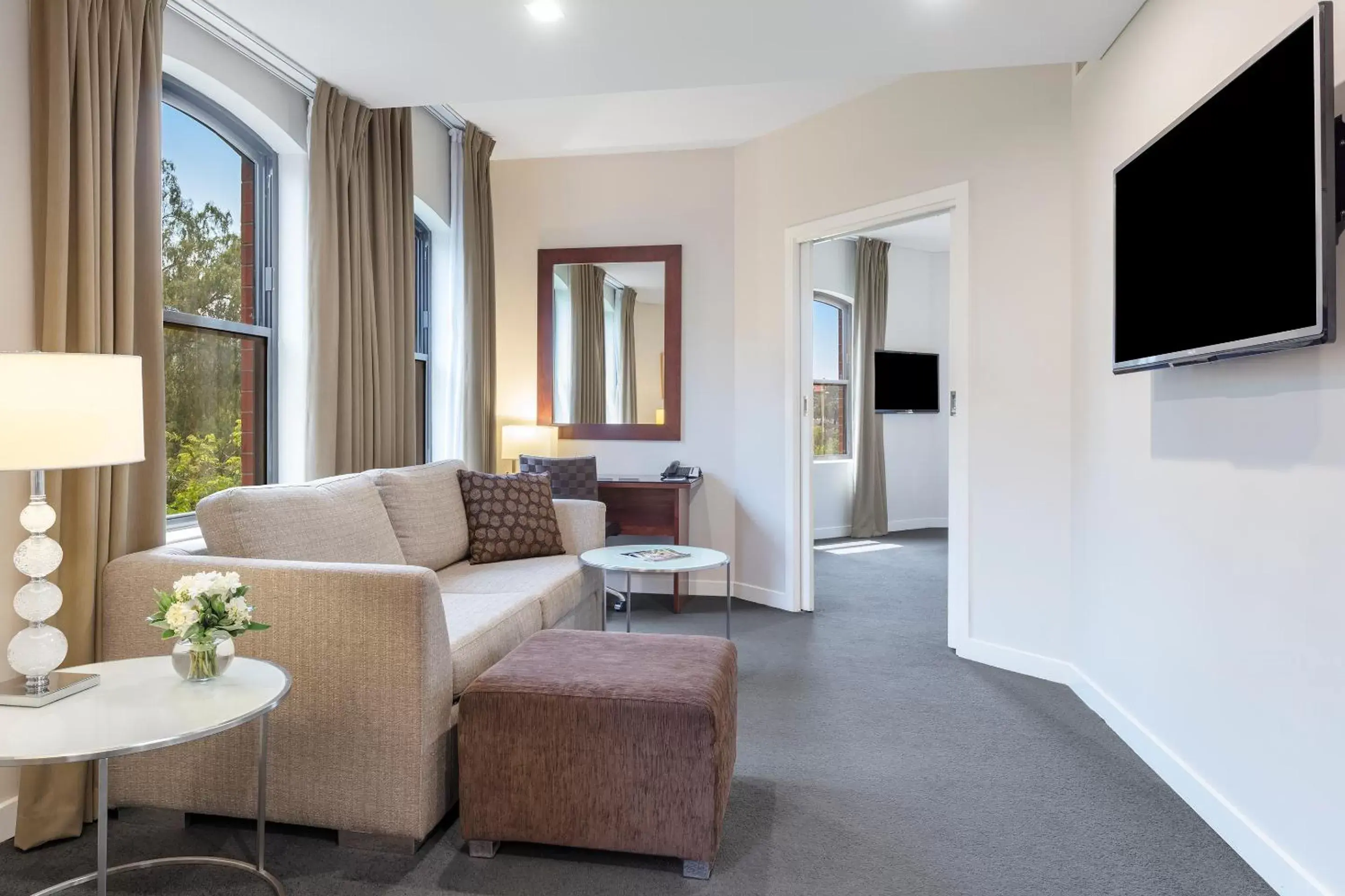 Living room, Seating Area in Amora Hotel Riverwalk