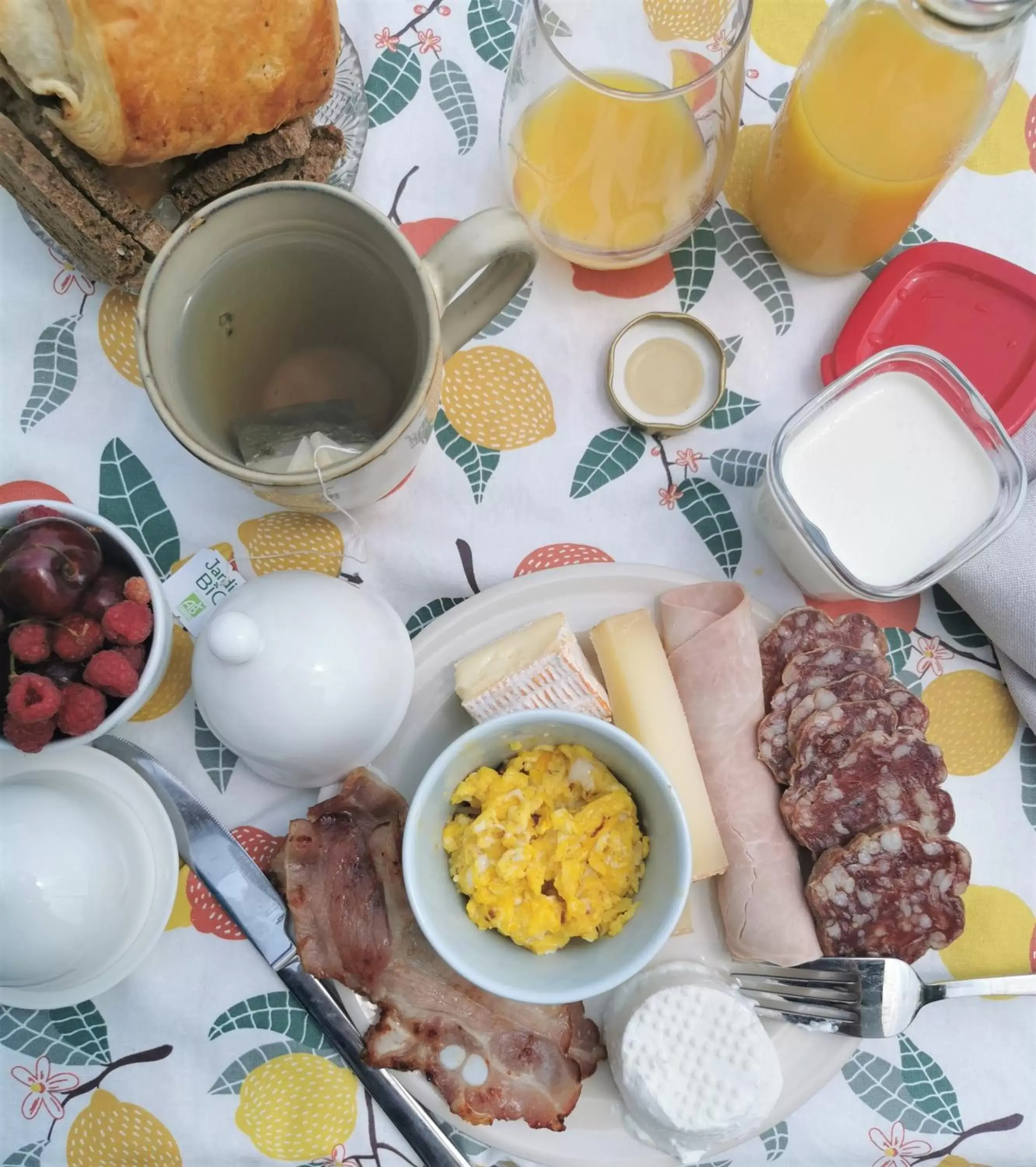 Breakfast in Au Jardin des Deux Roches