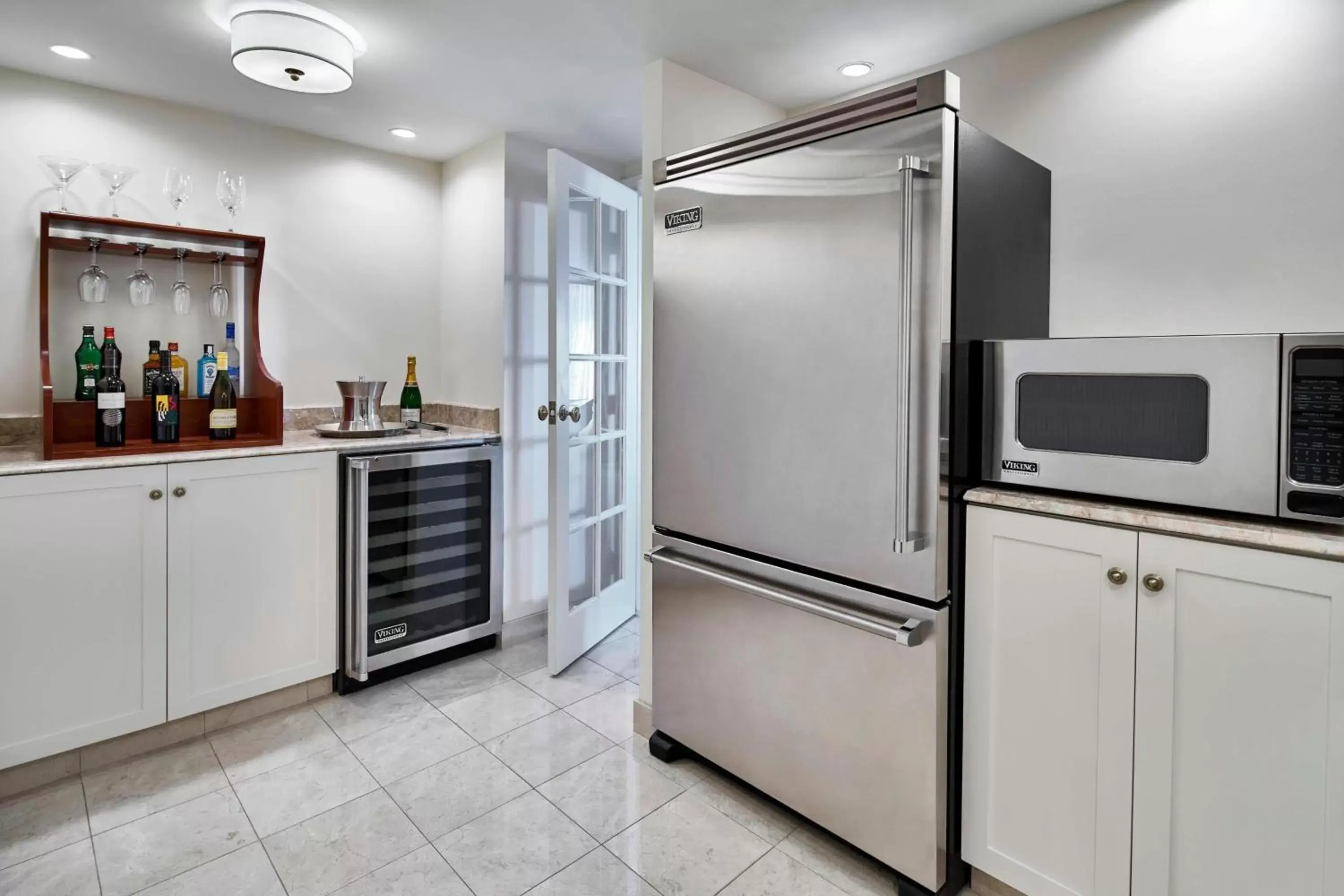 Kitchen or kitchenette, Kitchen/Kitchenette in The Whitley, a Luxury Collection Hotel, Atlanta Buckhead