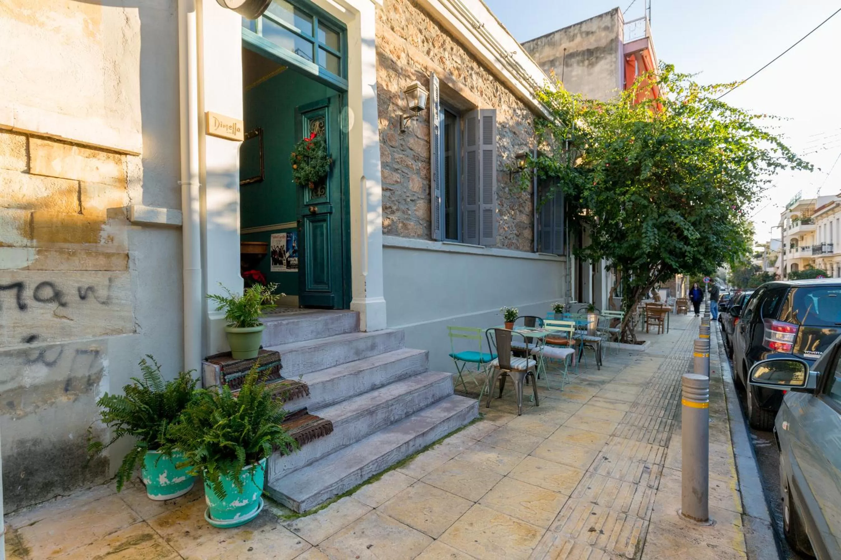 Neighbourhood in Troon of Athens Apartments