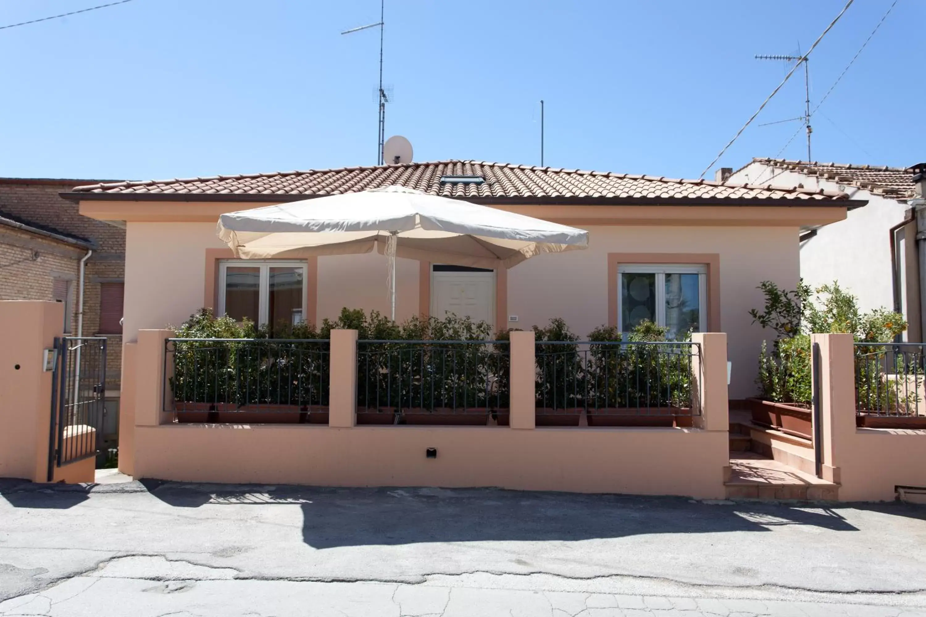 Facade/entrance, Property Building in B&B I Poeti