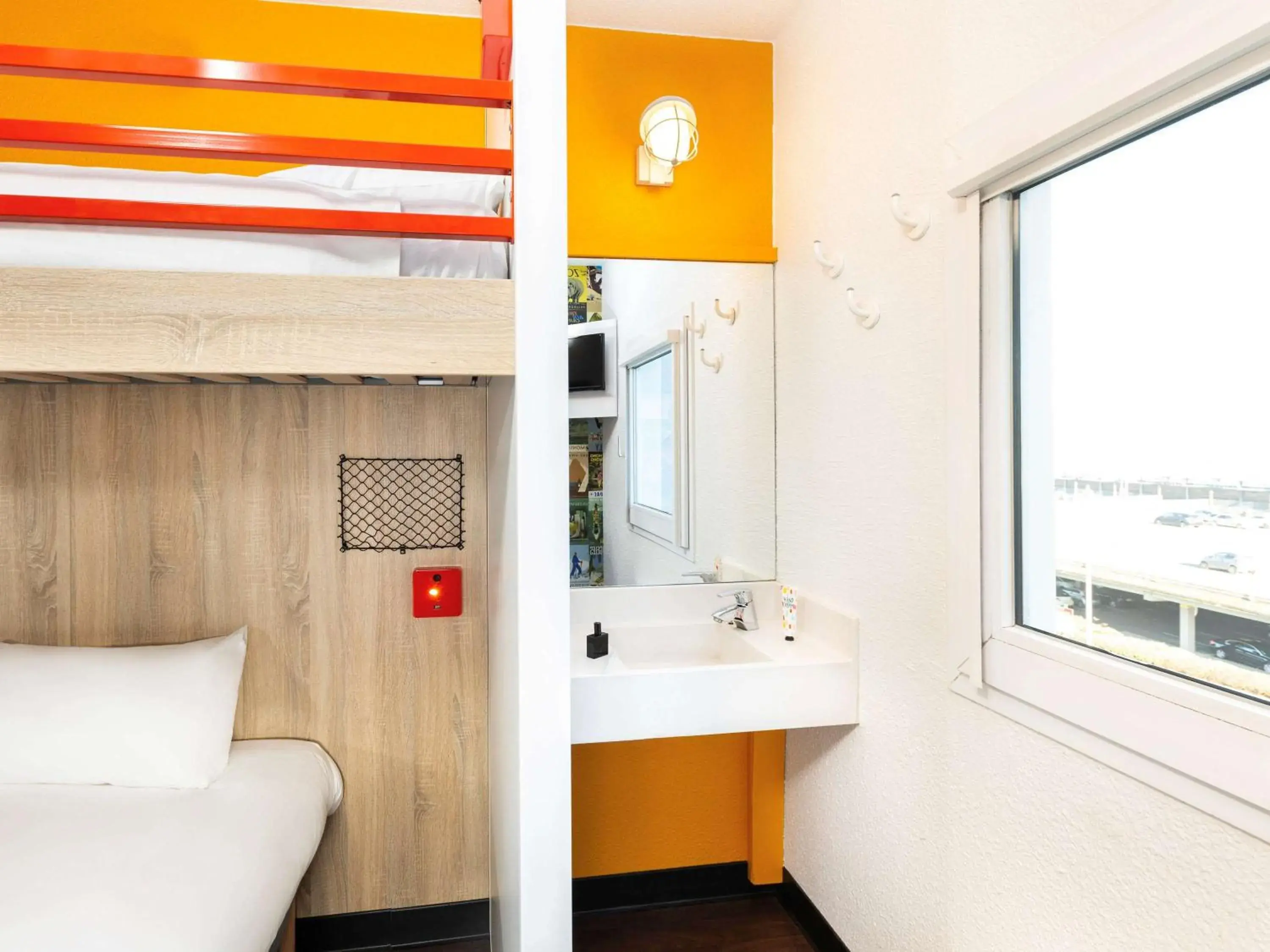 Photo of the whole room, Bathroom in hotelF1 Nantes Est La Beaujoire