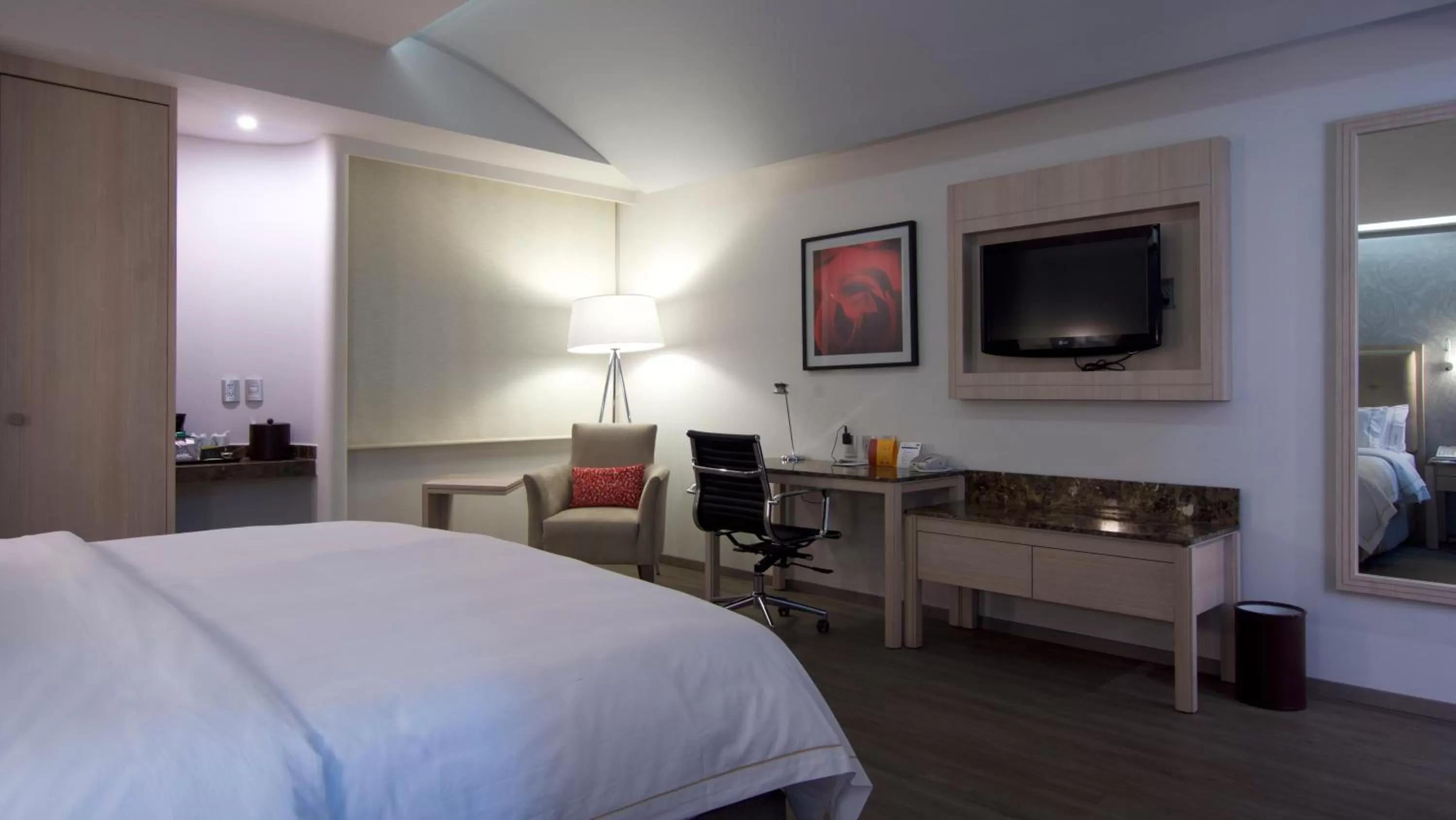 Decorative detail, Bed in Holiday Inn Express Mexico- Toreo by IHG