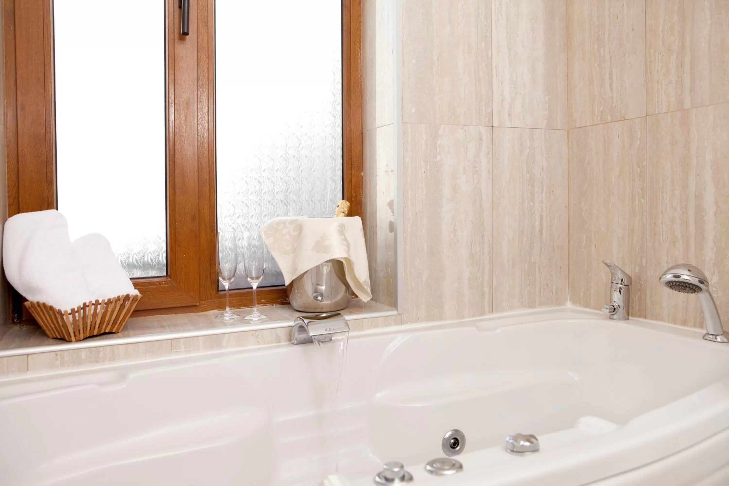 Shower in Hotel Niky