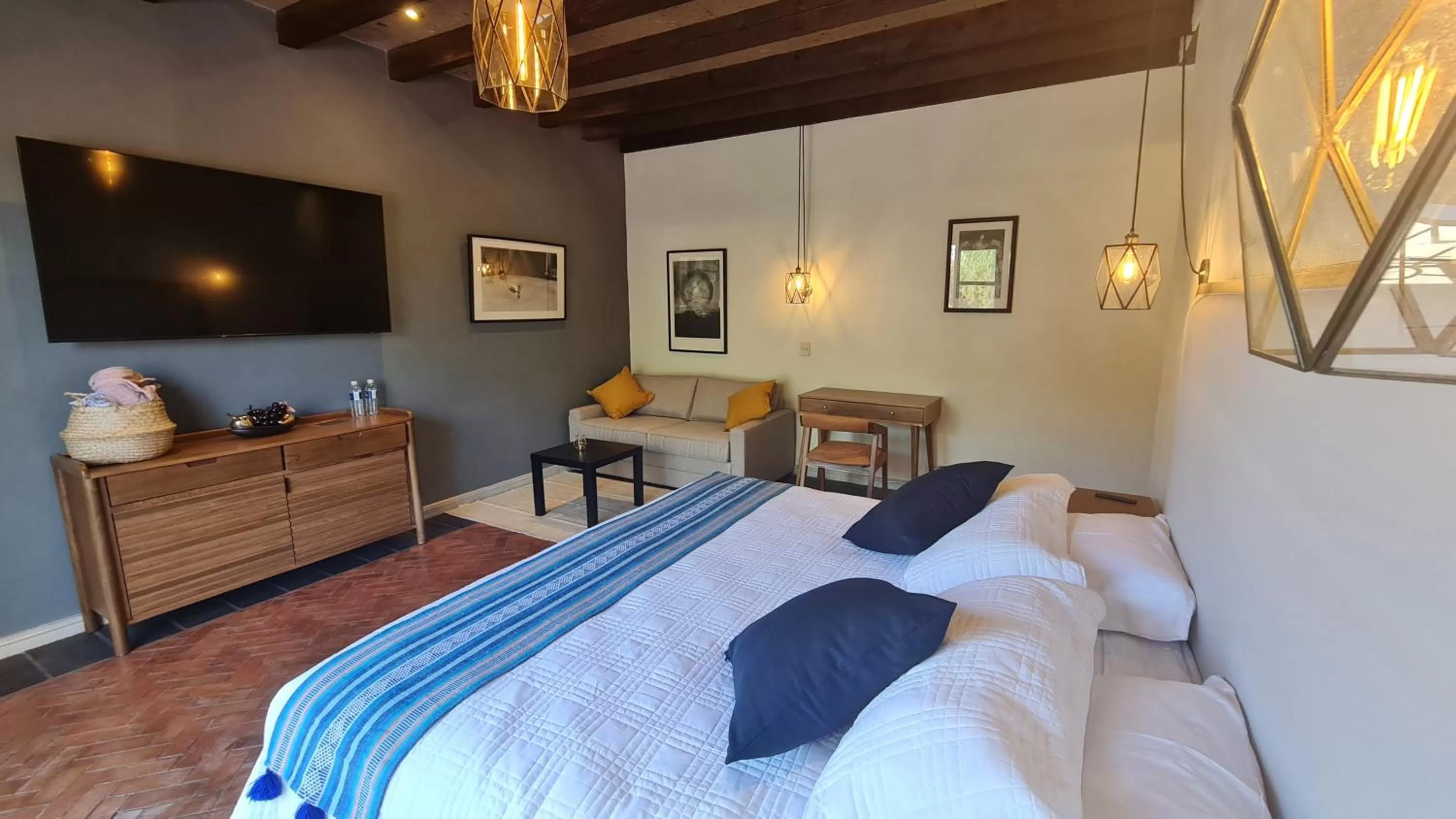 TV/Entertainment Center in Agua Santa Hotel Boutique