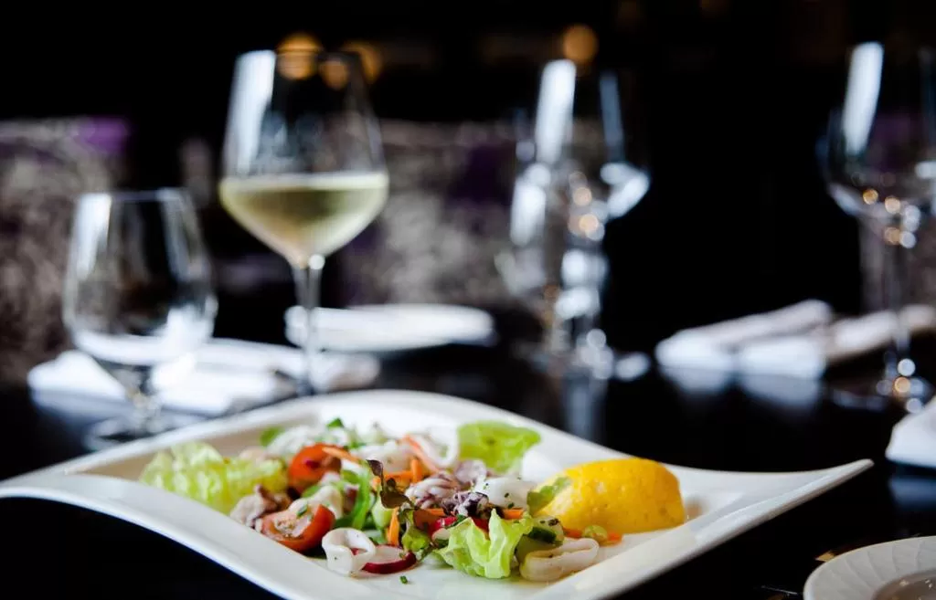 Restaurant/places to eat in Trout Hotel