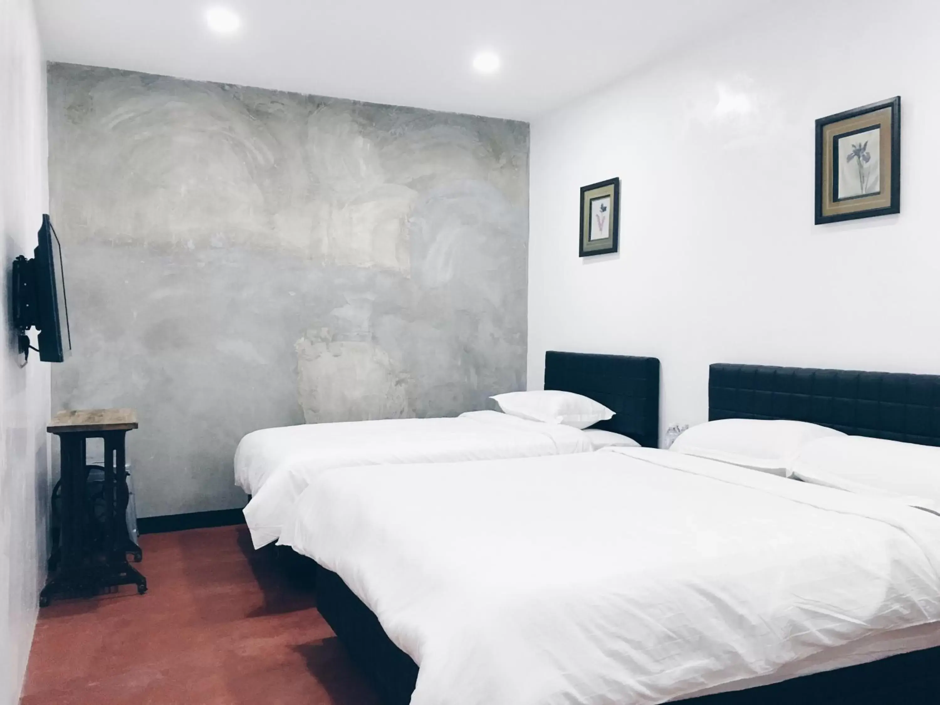 Decorative detail, Bed in Rock Wood Hotel