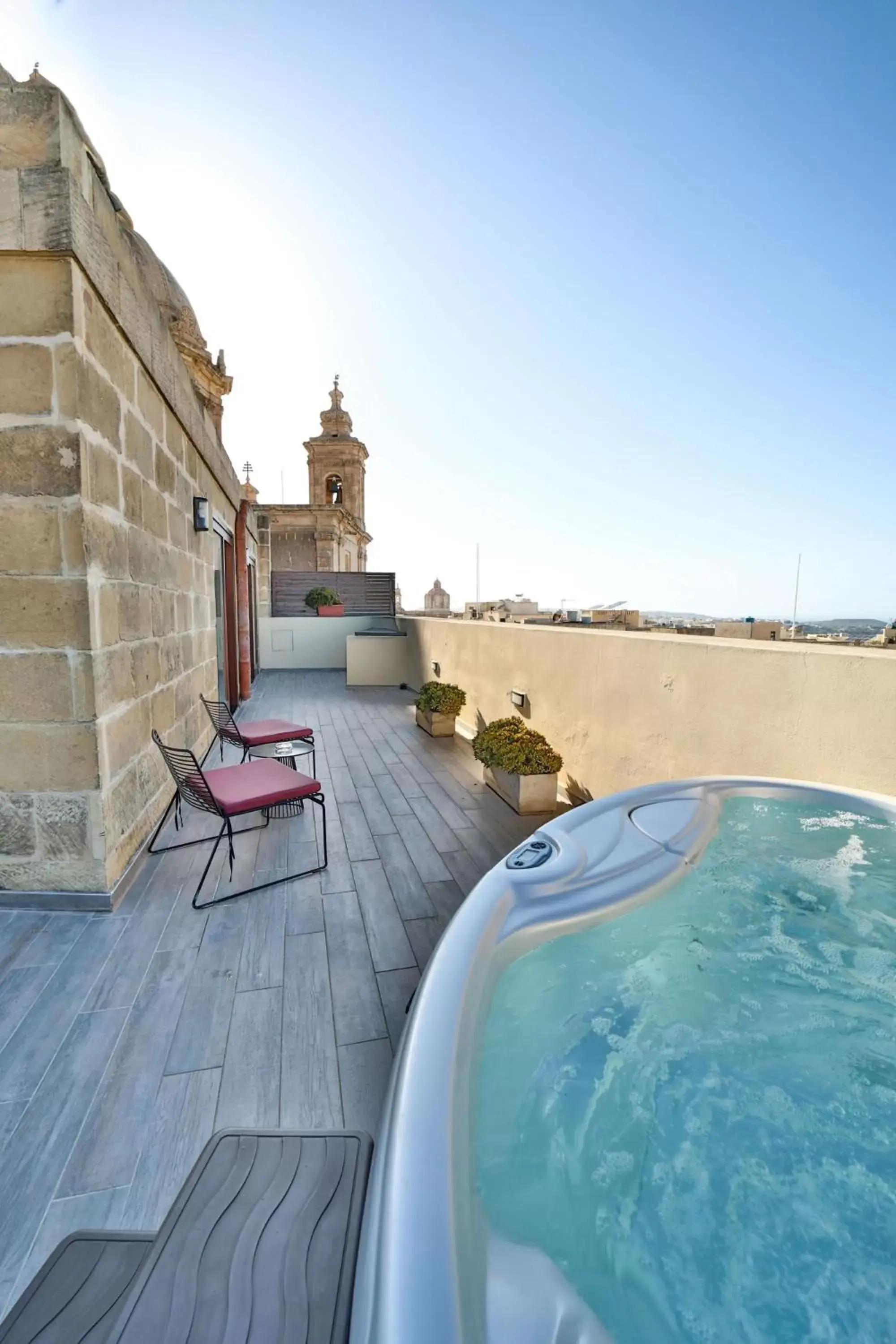 Hot Tub, Swimming Pool in Quaint Boutique Hotel Nadur