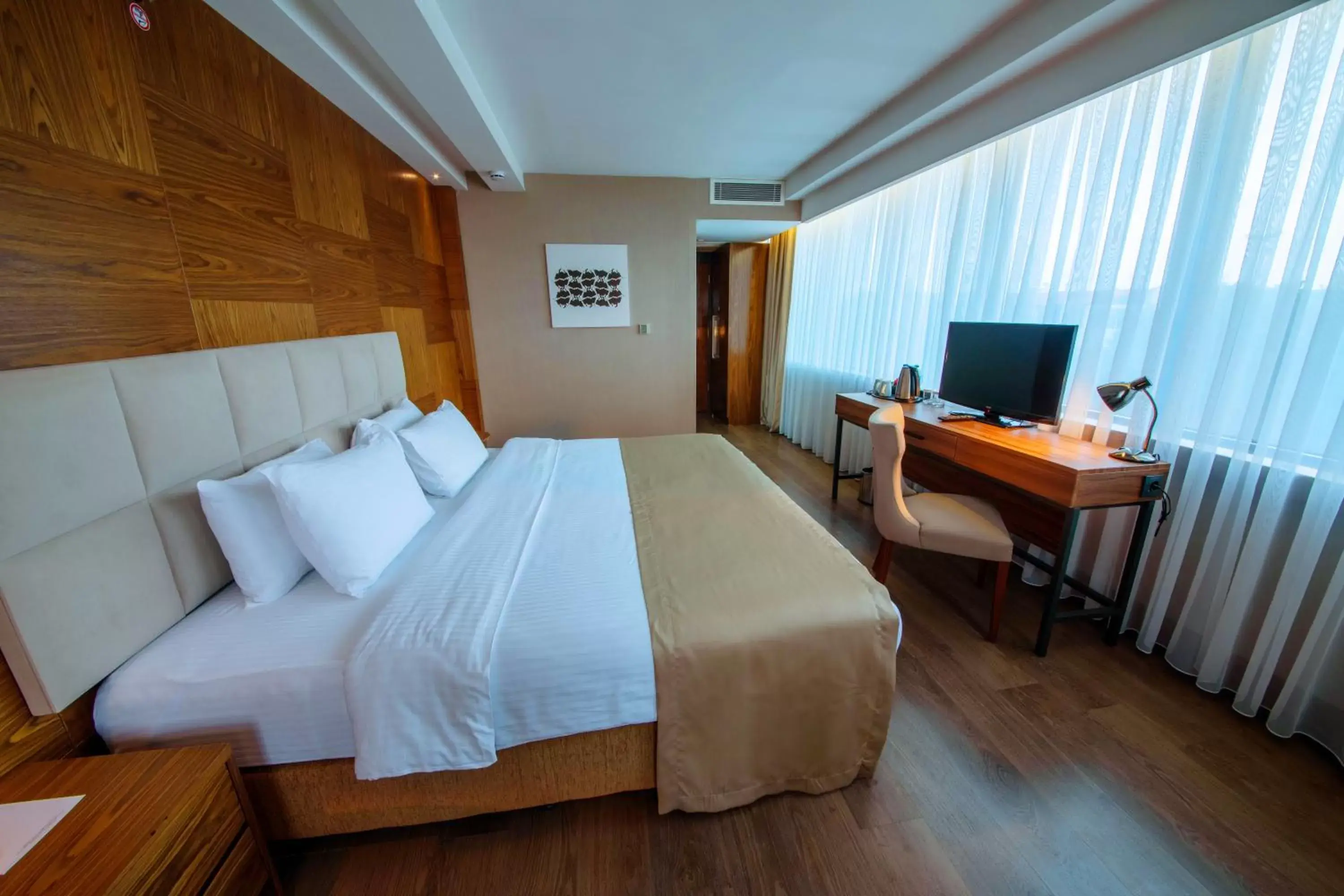 Photo of the whole room, Bed in Ramada Plaza by Wyndham Samsun