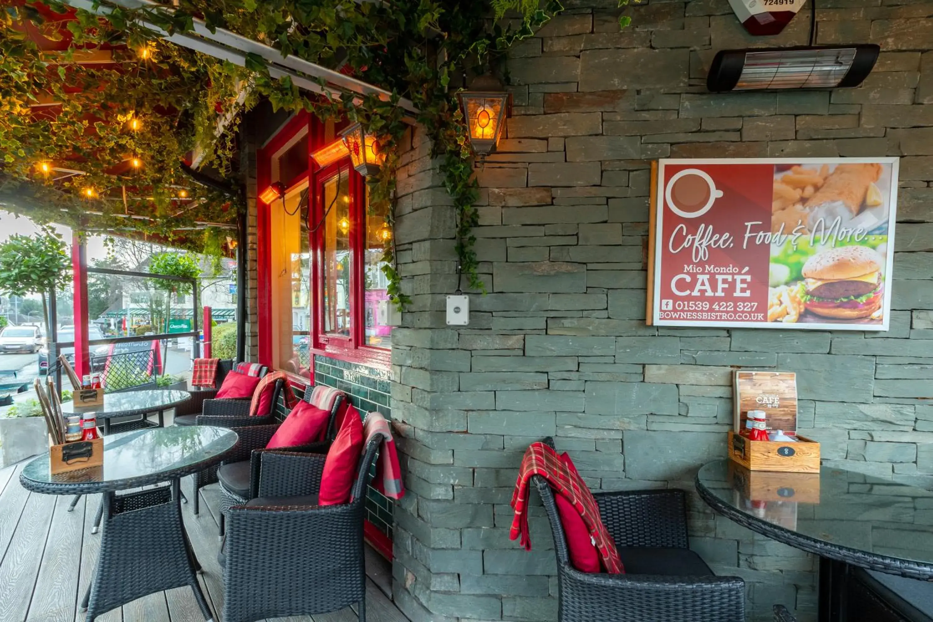 Restaurant/places to eat in Holly Lodge Guest House with FREE off site health club Restaurant/places to eat in Holly Lodge Guest House with FREE off site health club