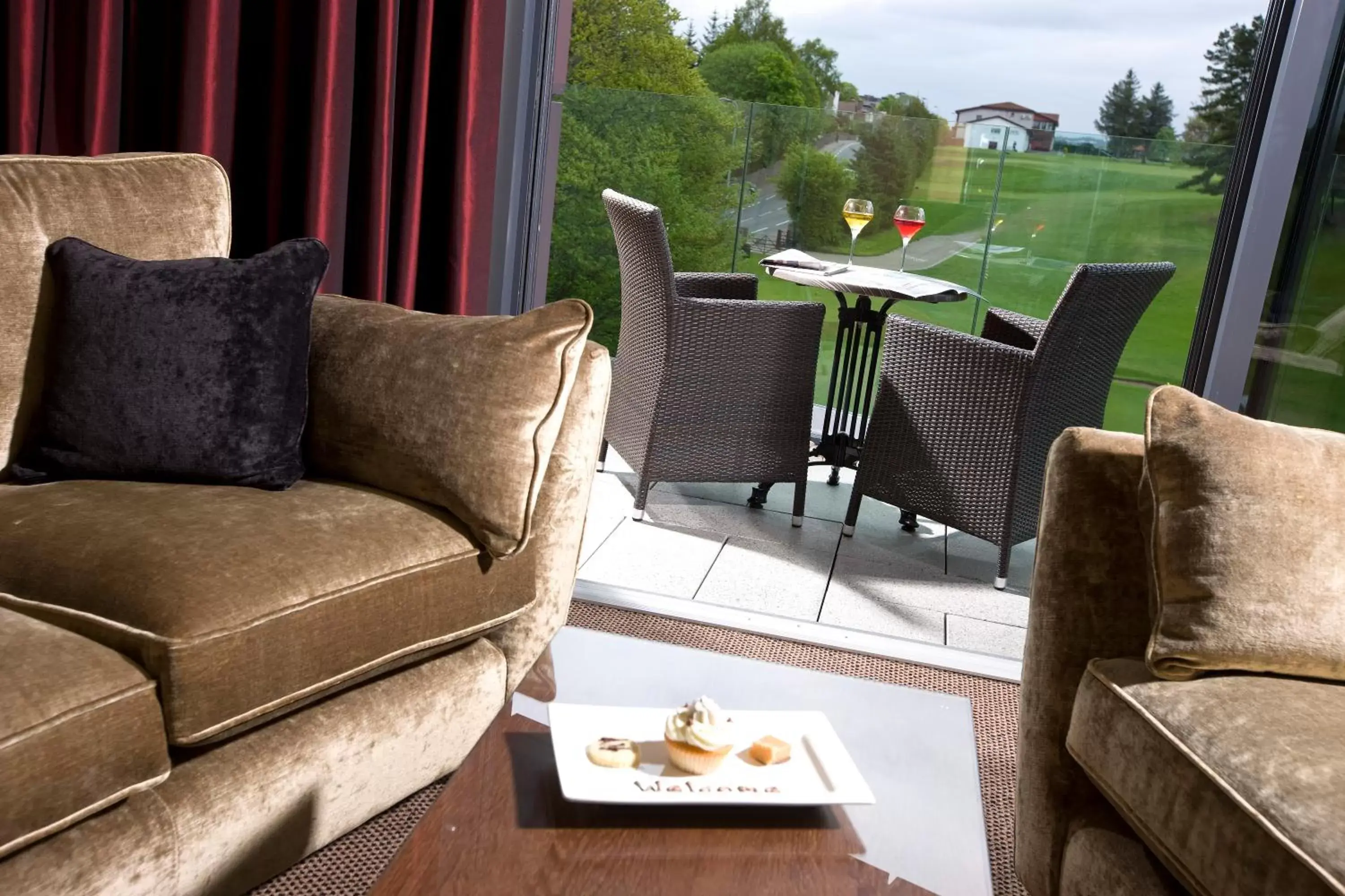 Balcony/Terrace, Seating Area in Kingsmills Hotel