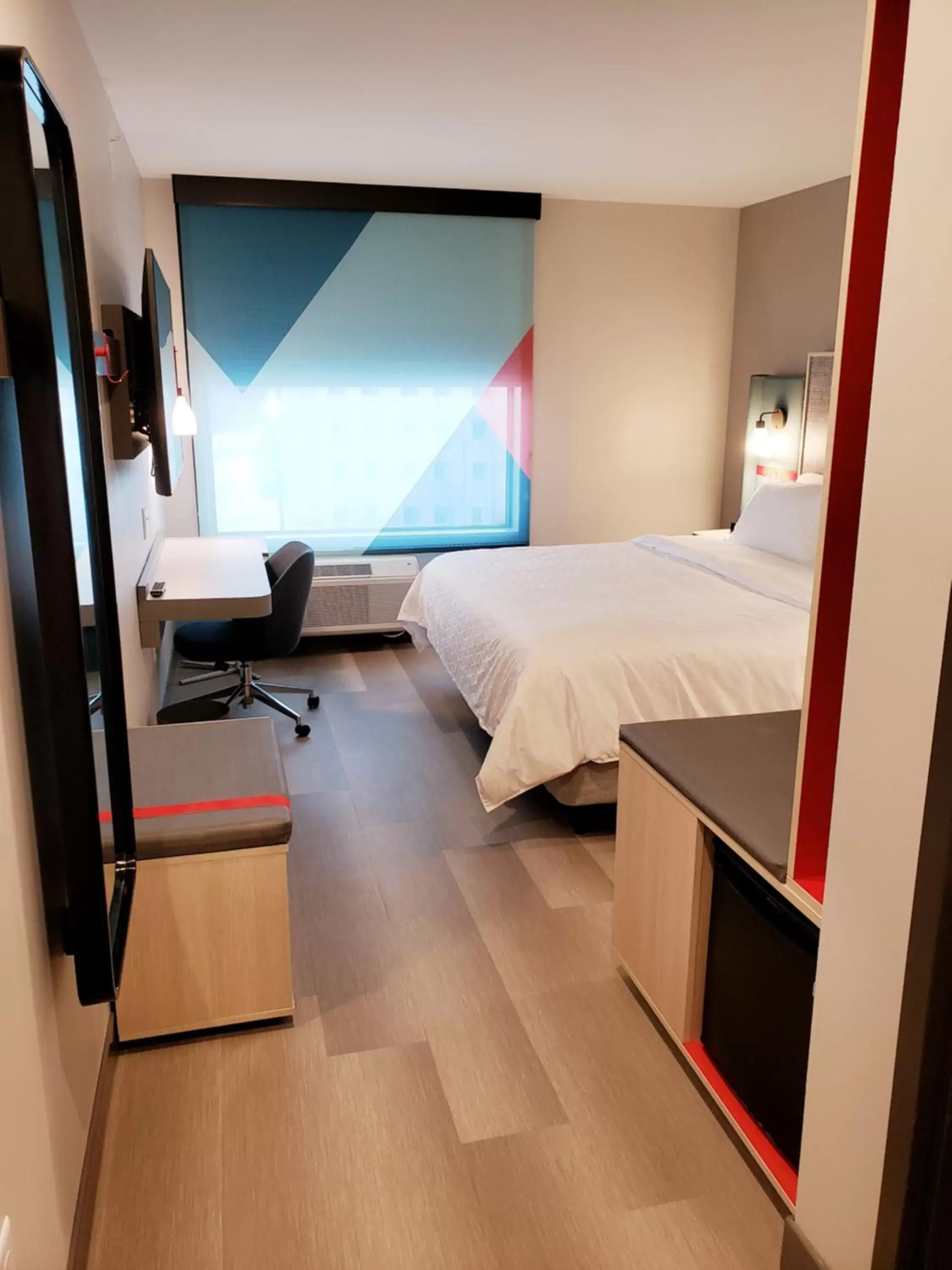 Bedroom, Bed in Avid Hotels - Cincinnati N - West Chester, an IHG Hotel