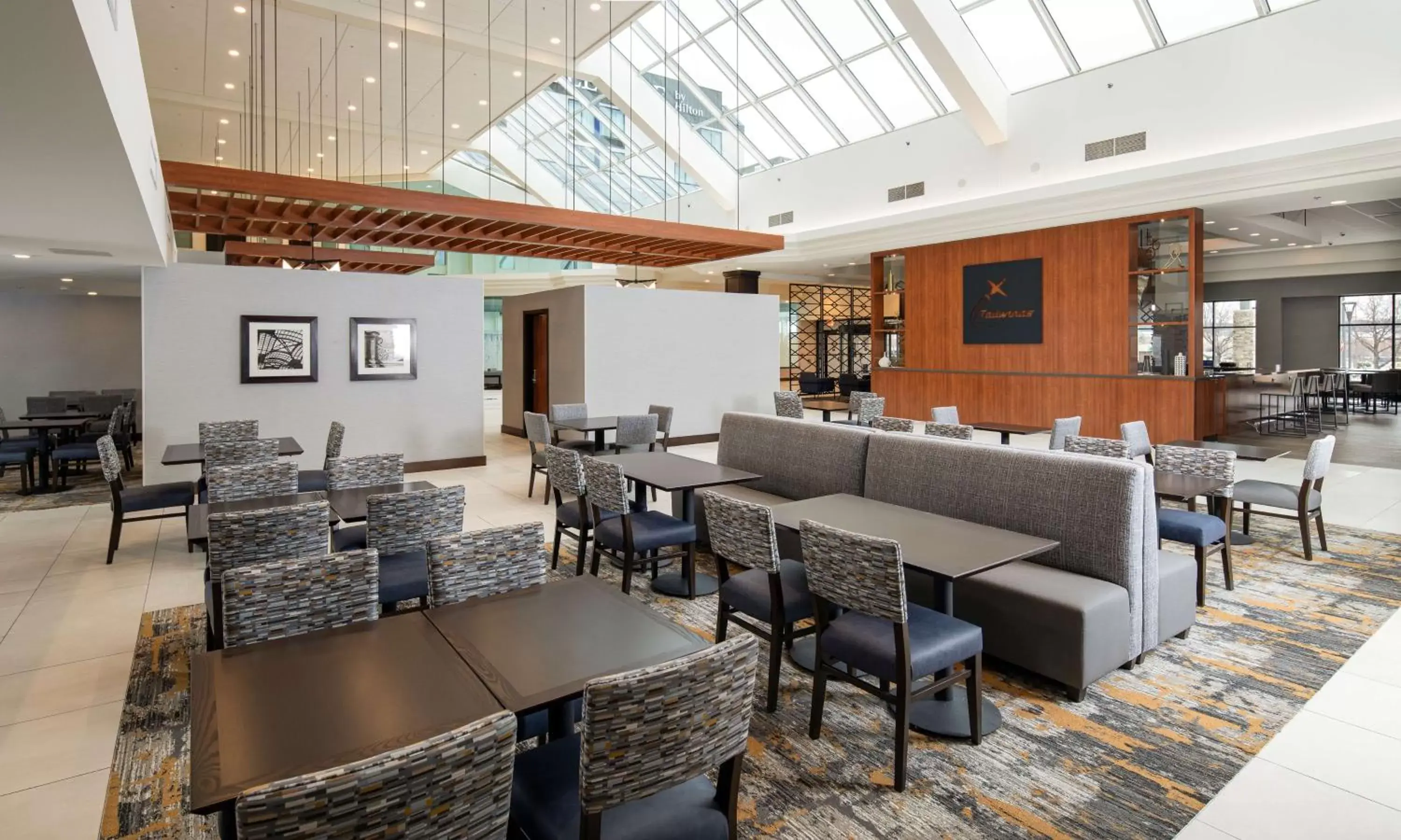 Breakfast, Restaurant/Places to Eat in Doubletree By Hilton Madison East