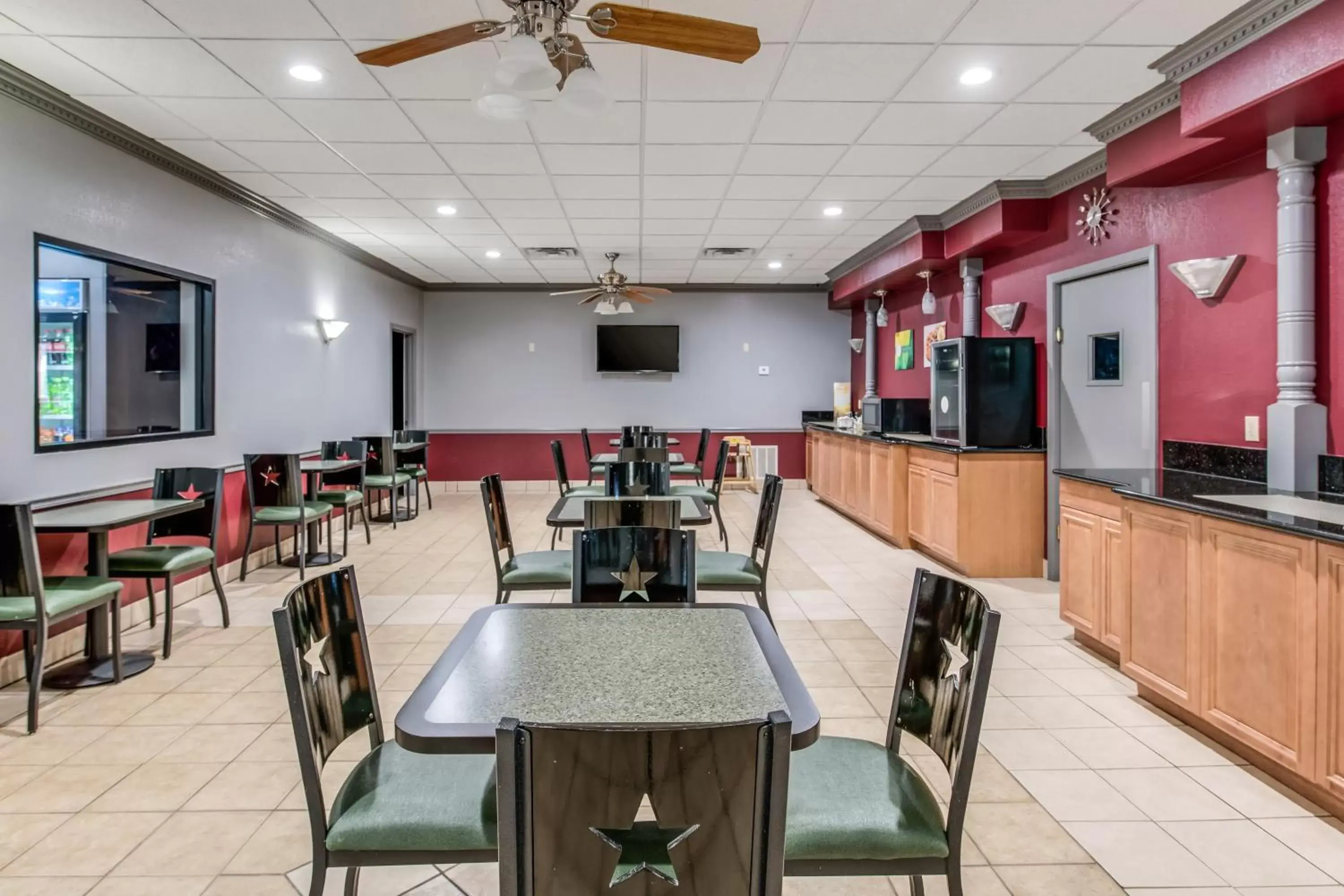 Restaurant/Places to Eat in Quality Inn Ozona I-10