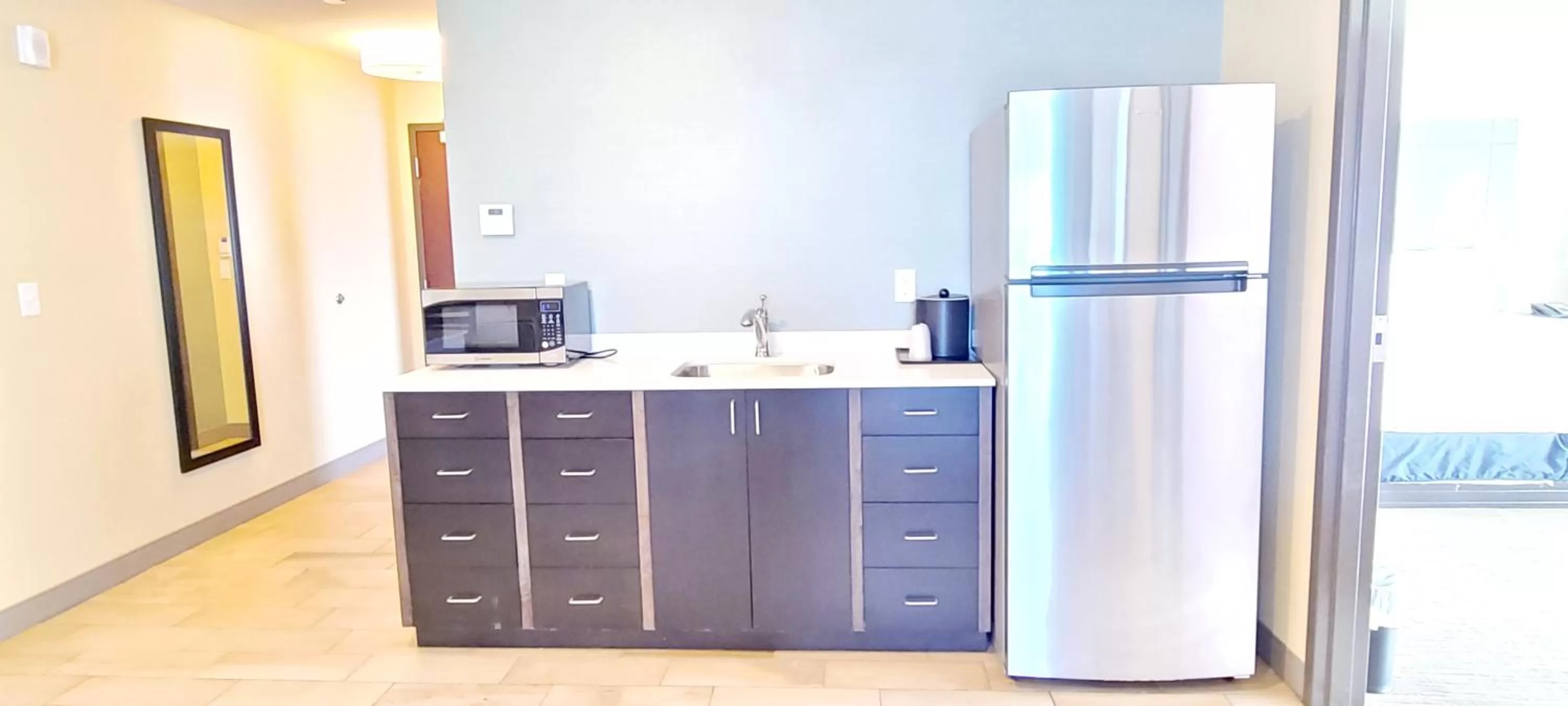 Kitchen or kitchenette in Marina Bay Hotel & Suites, an Ascend Collection Hotel