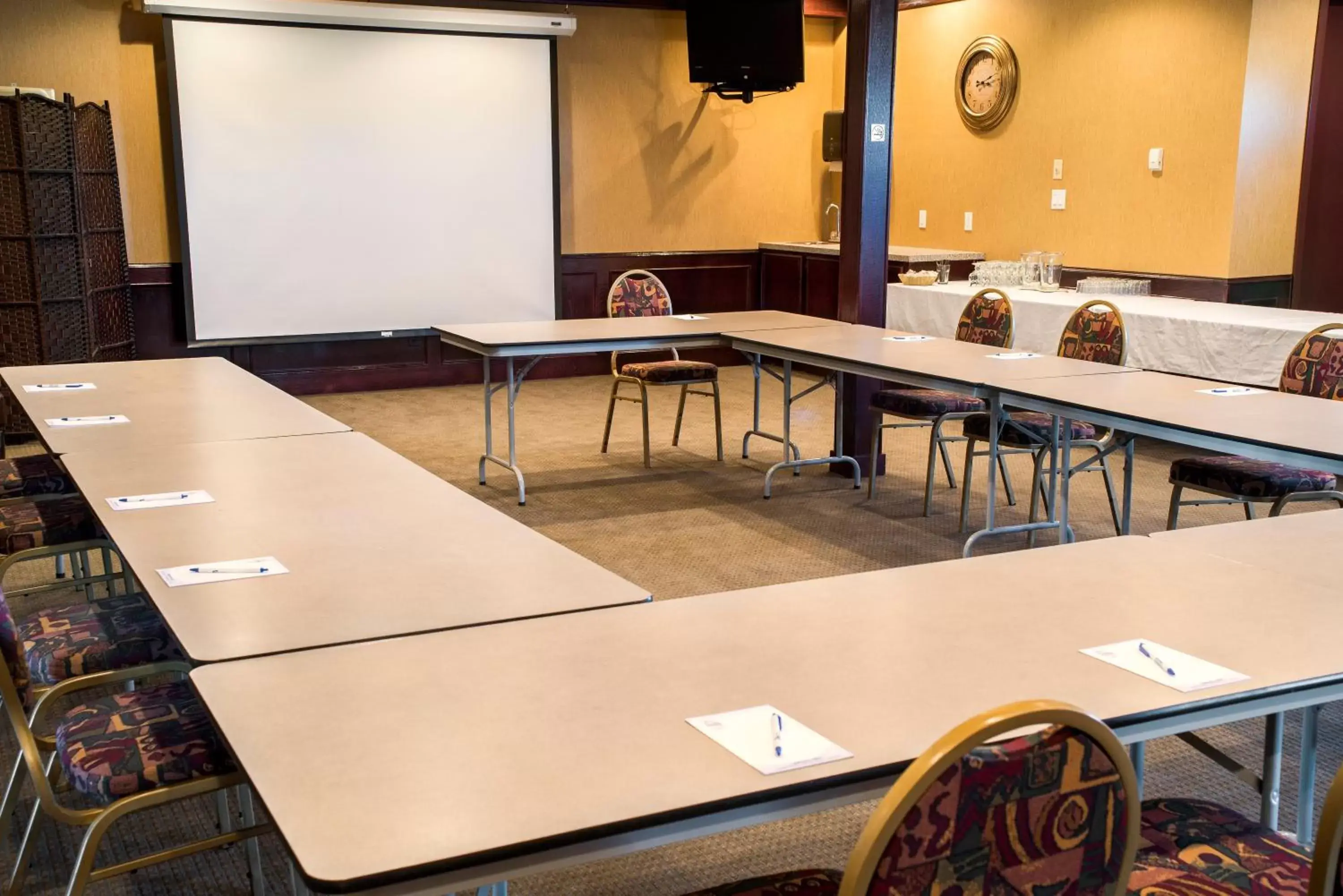 Meeting/conference room in Service Plus Inns and Suites