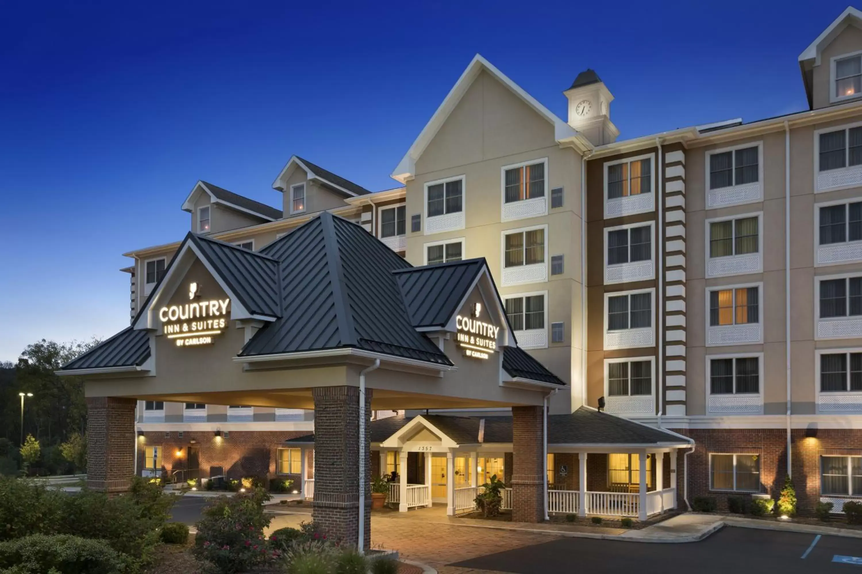 Facade/entrance, Property Building in Country Inn & Suites by Radisson, State College (Penn State Area), PA