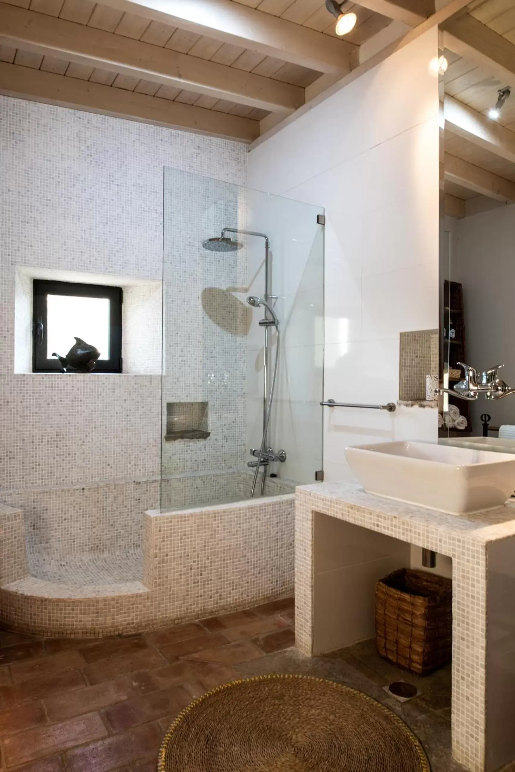 Shower, Bathroom in Altanure - Casa Terra Ecological Boutique Hotel