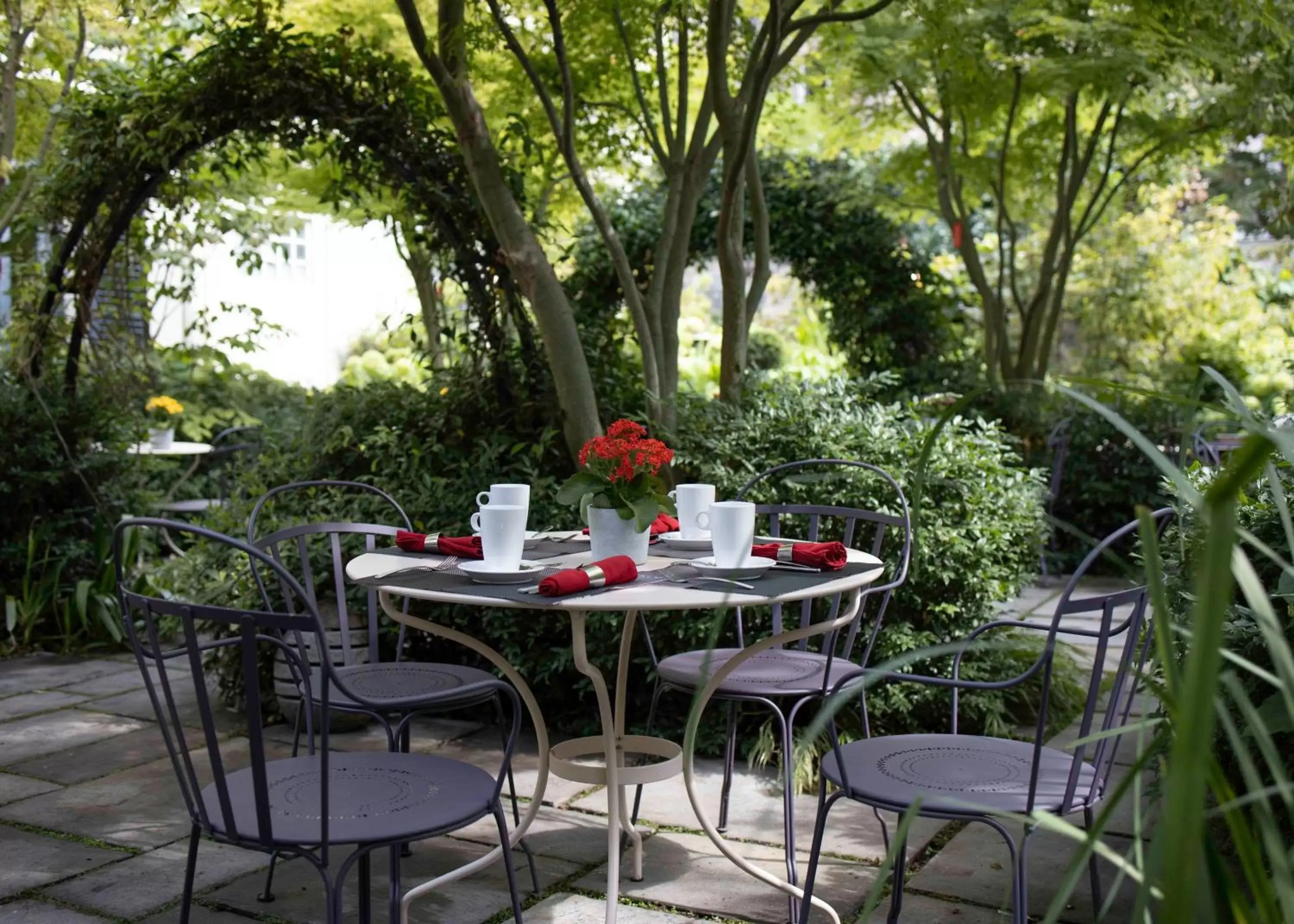 Restaurant/Places to Eat in Hôtel Regent's Garden - Astotel
