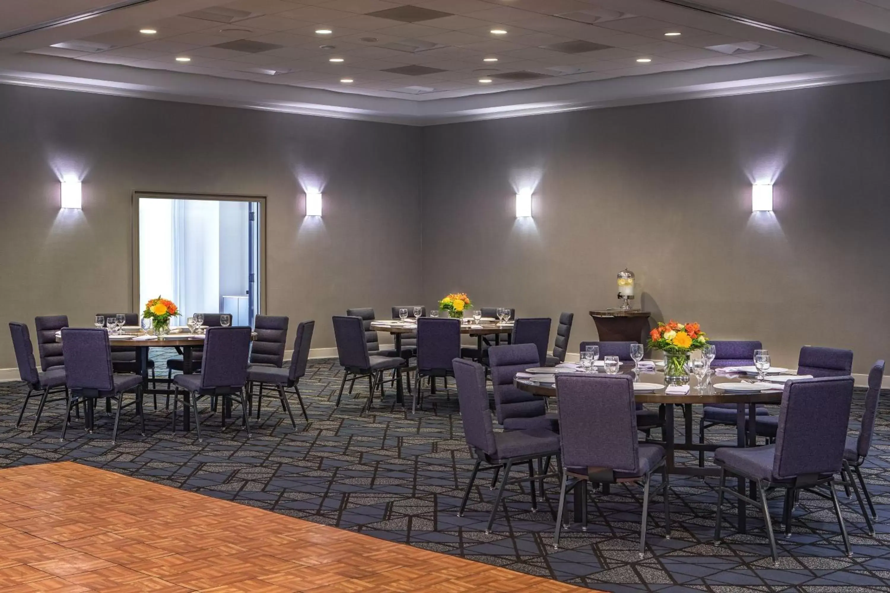 Meeting/conference room, Restaurant/Places to Eat in Courtyard by Marriott Boston Billerica Bedford