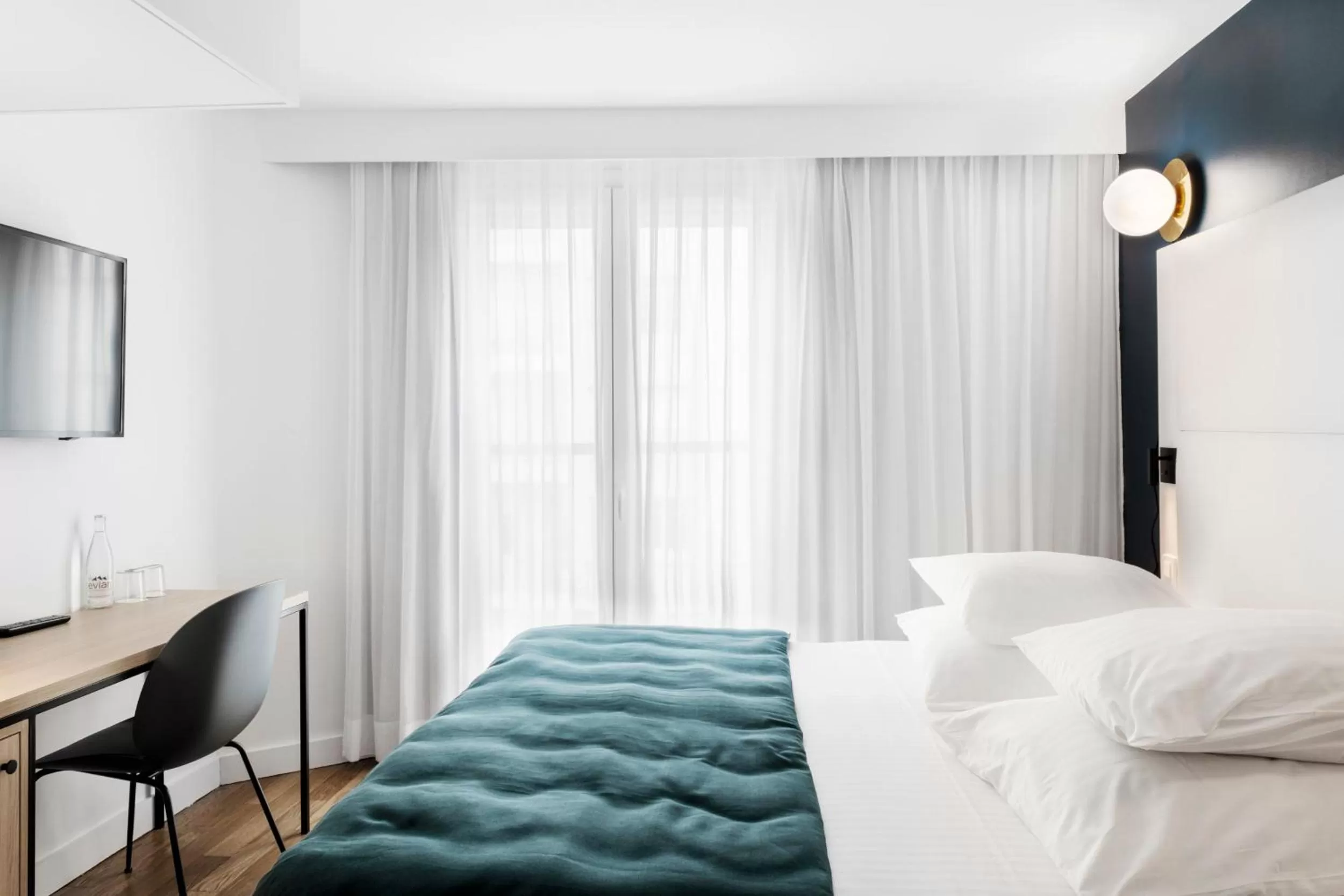 Bed in Hôtel Le Windsor Biarritz