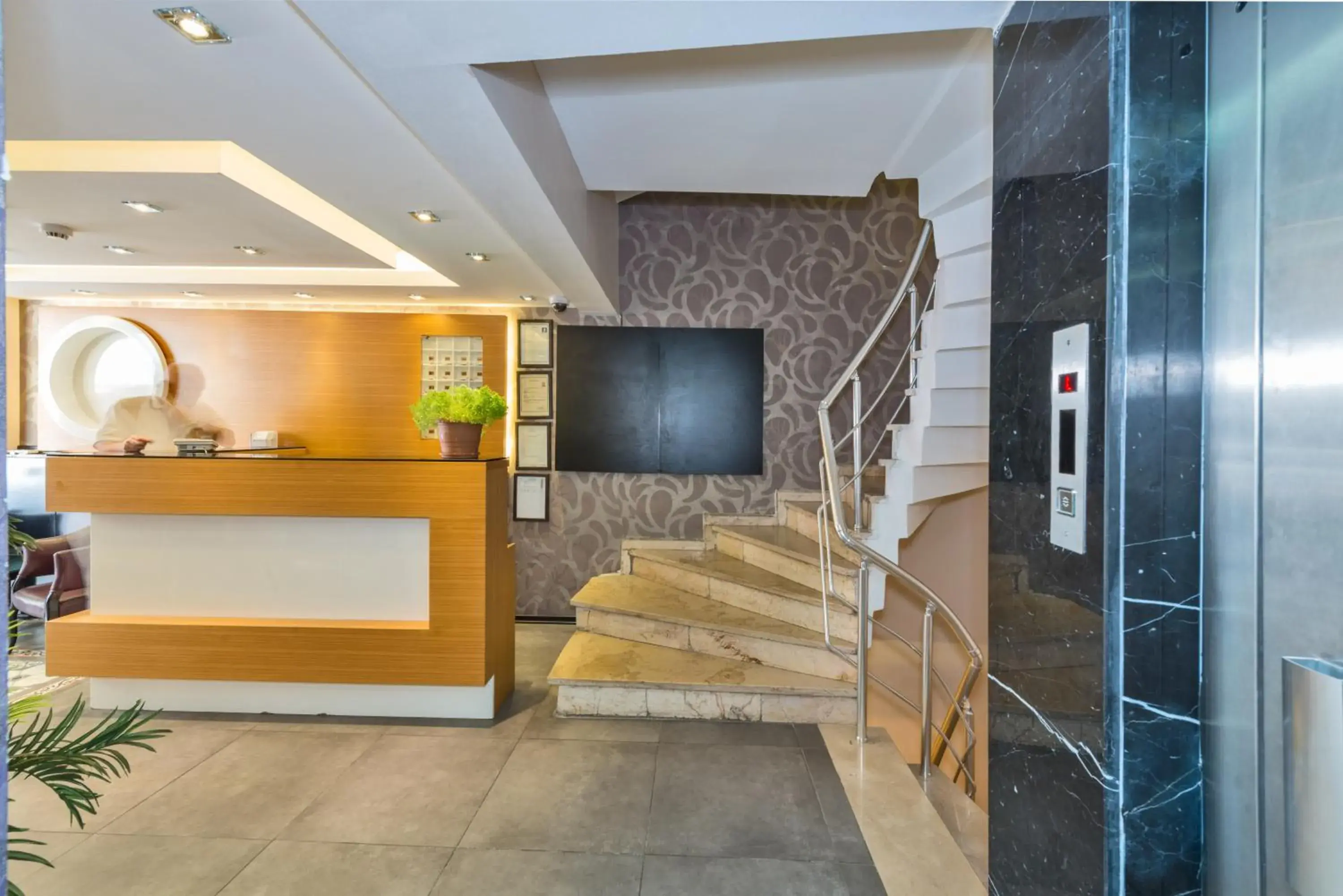 Lobby or reception in Erbazlar Hotel