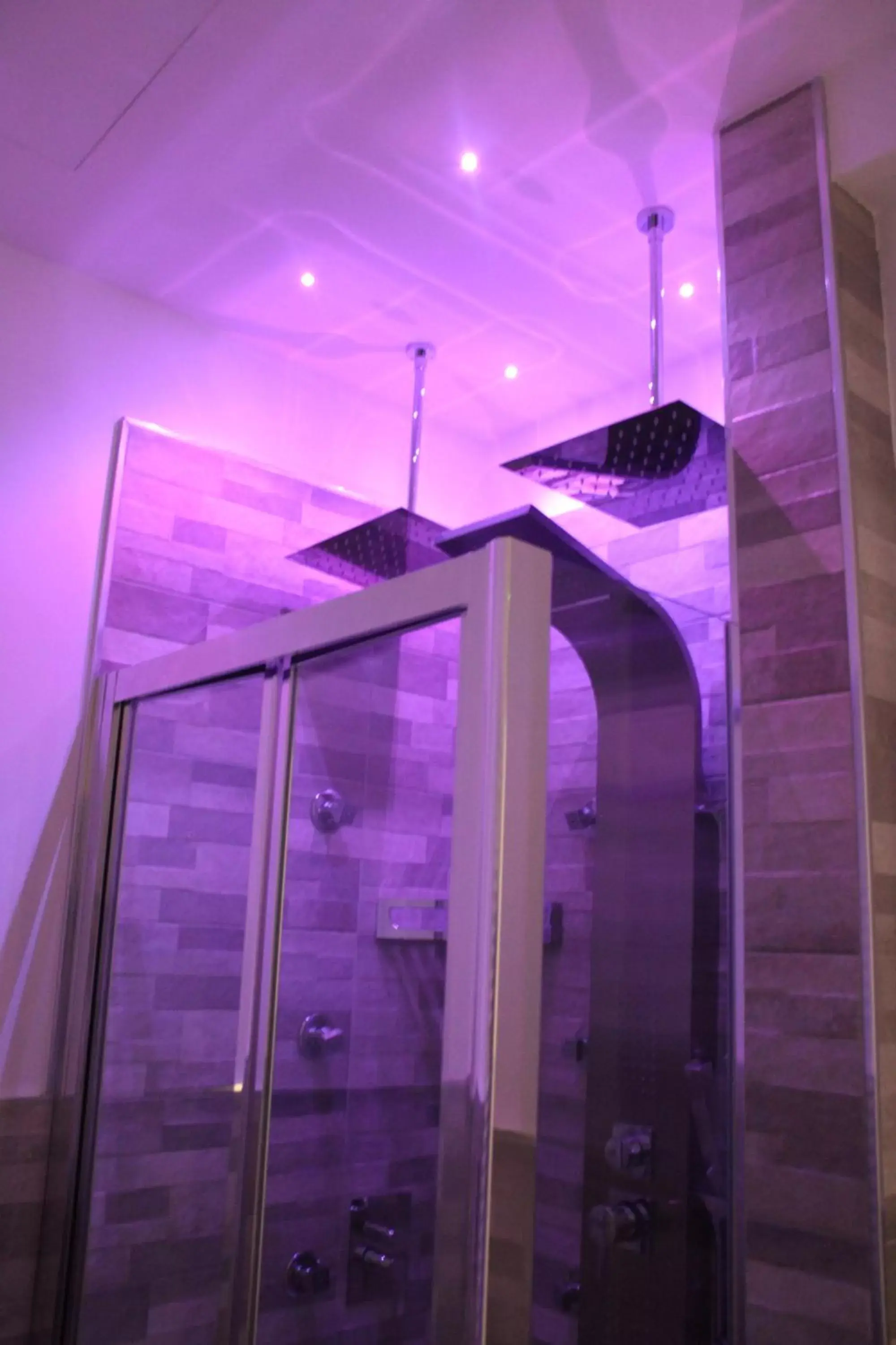 Shower, Bathroom in B&B D'Amari Affittacamere