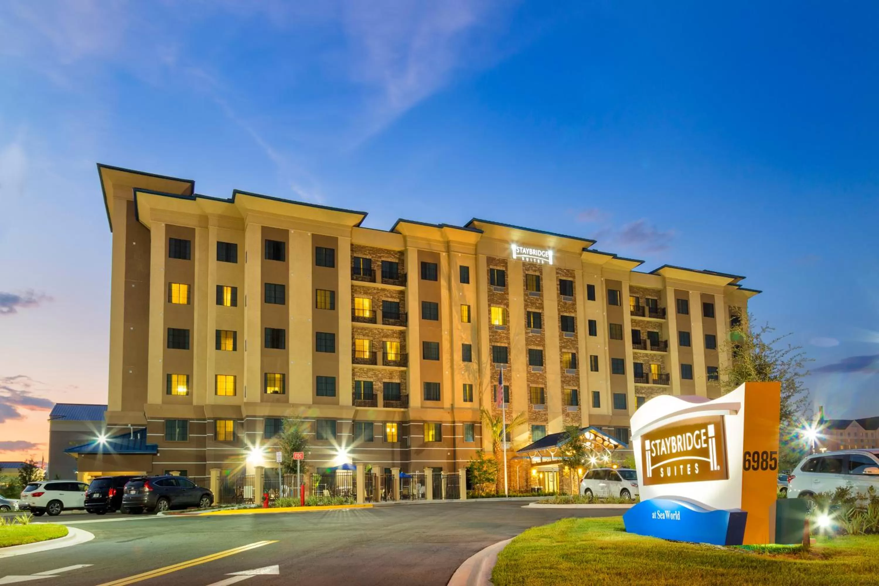 Staybridge Suites Orlando at SeaWorld by IHG - Free Breakfast & Shuttle to SeaWorld Parks