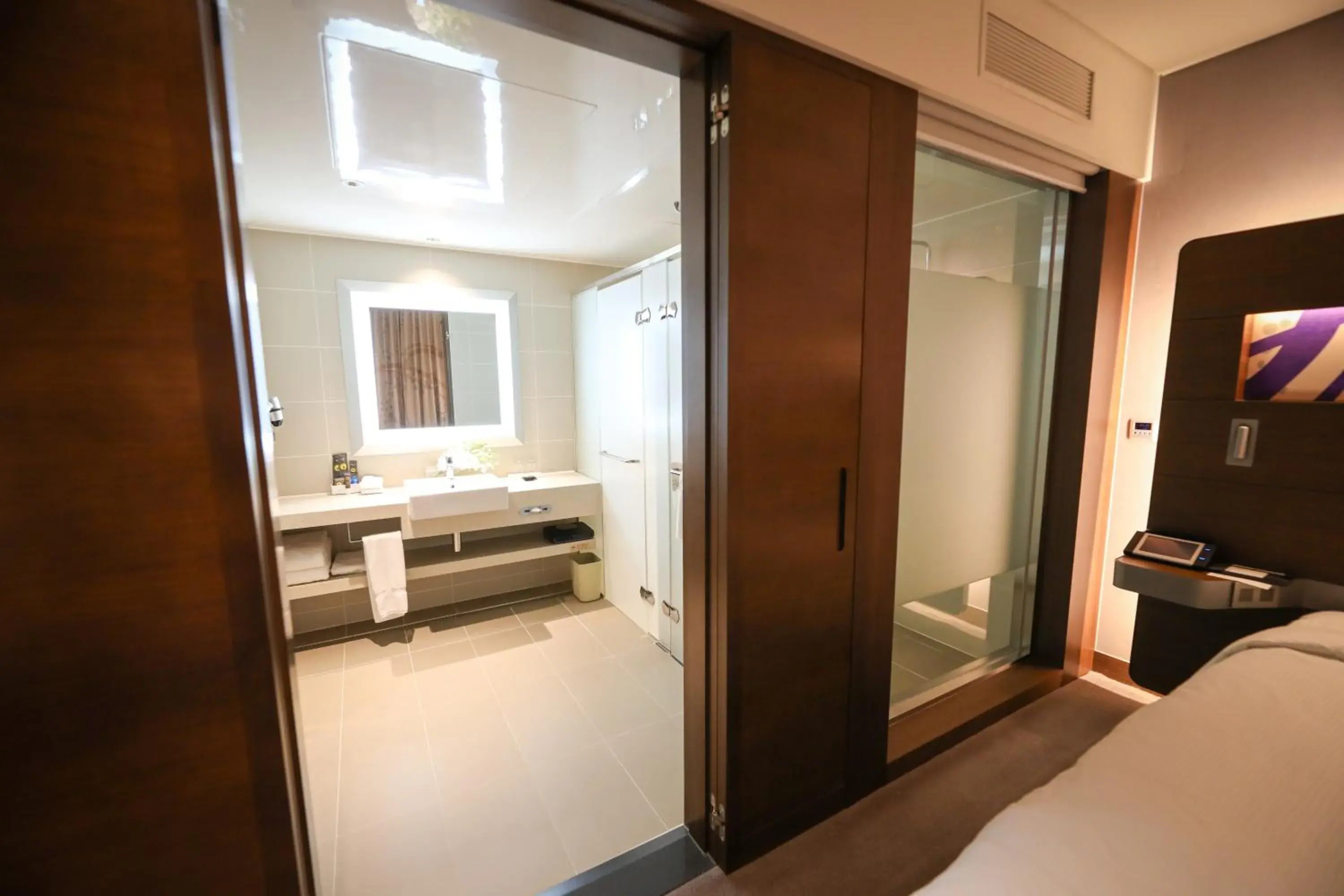 Toilet, Bathroom in Novotel Ambassador Suwon Hotel