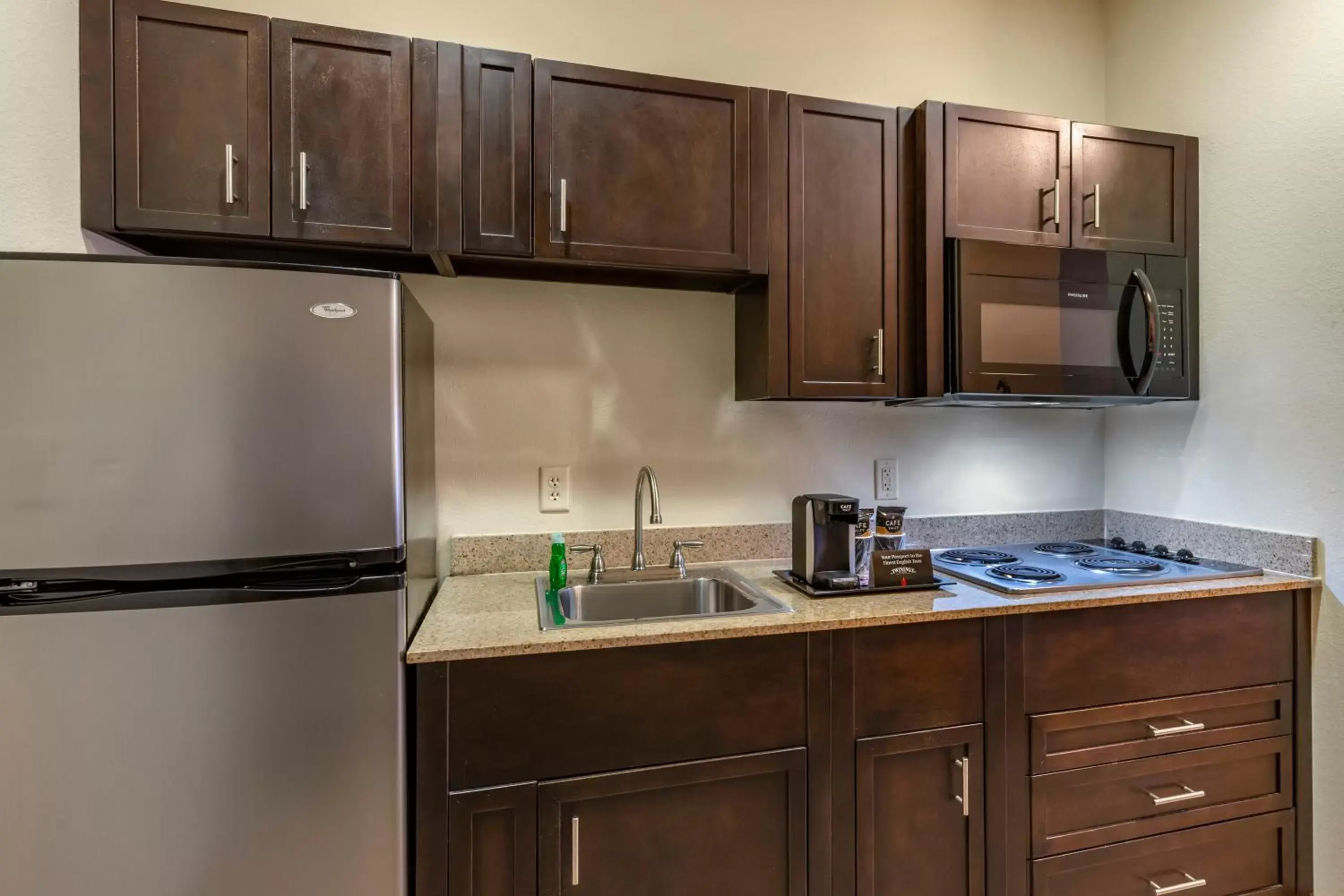 kitchen, Kitchen/Kitchenette in Stay-Over Suites - Fort Gregg-Adams Area