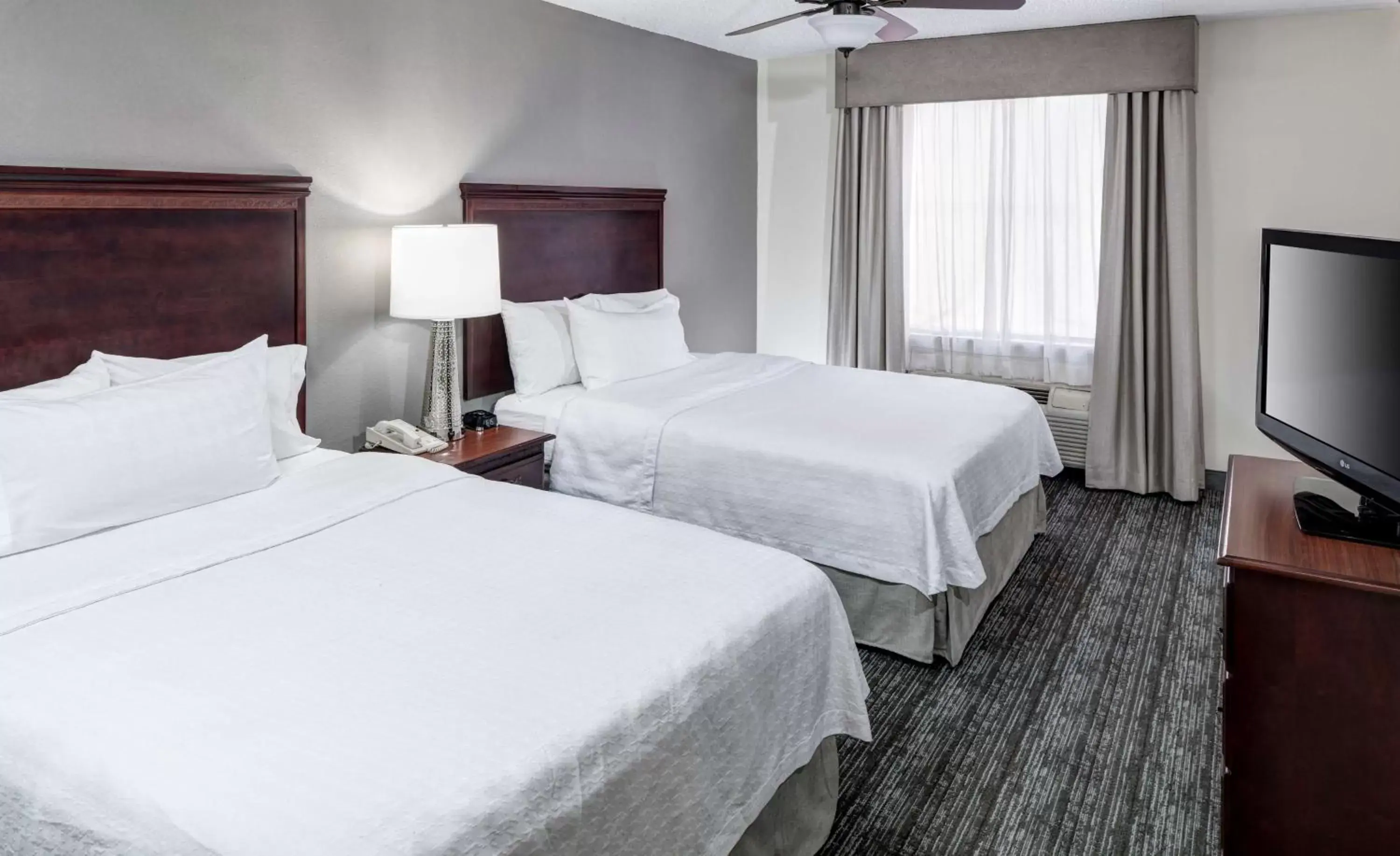 Bed in Homewood Suites by Hilton Huntsville-Village of Providence