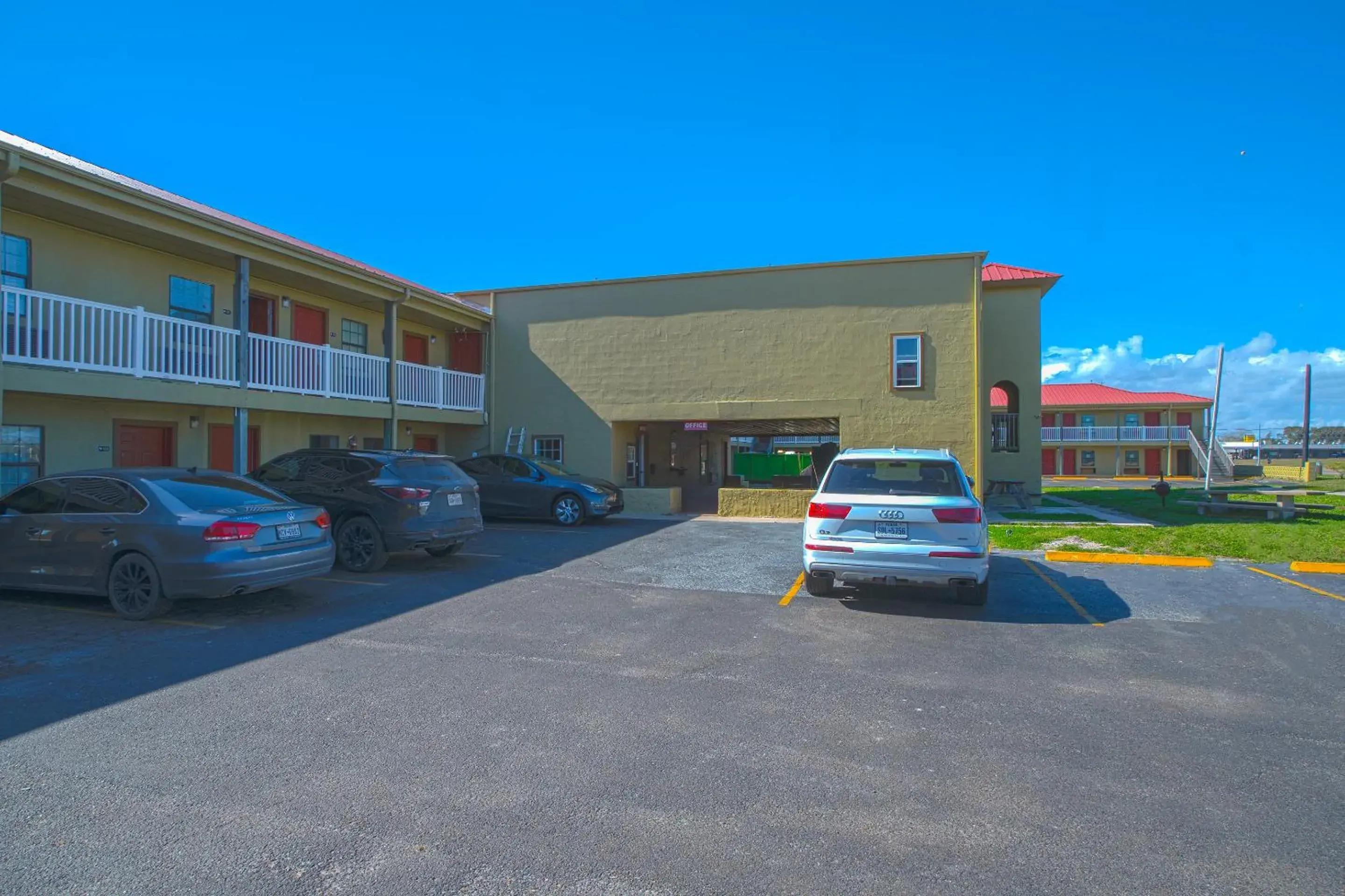Parking, Property Building in OYO Hotel Aransas Pass Corpus Christi TX-35