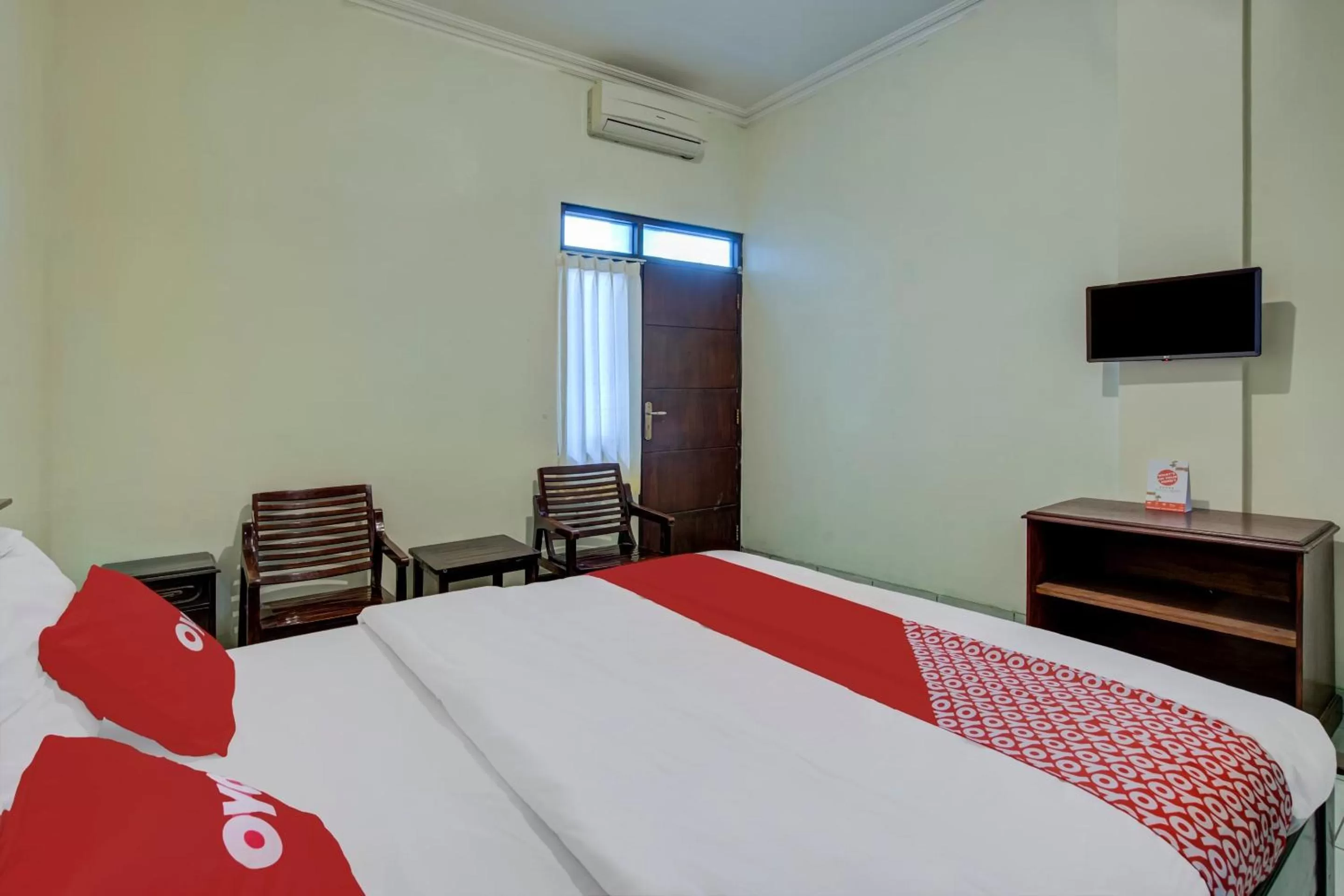 Bedroom, Bed in OYO 3862 Syariah Hotel Pandan Wangi