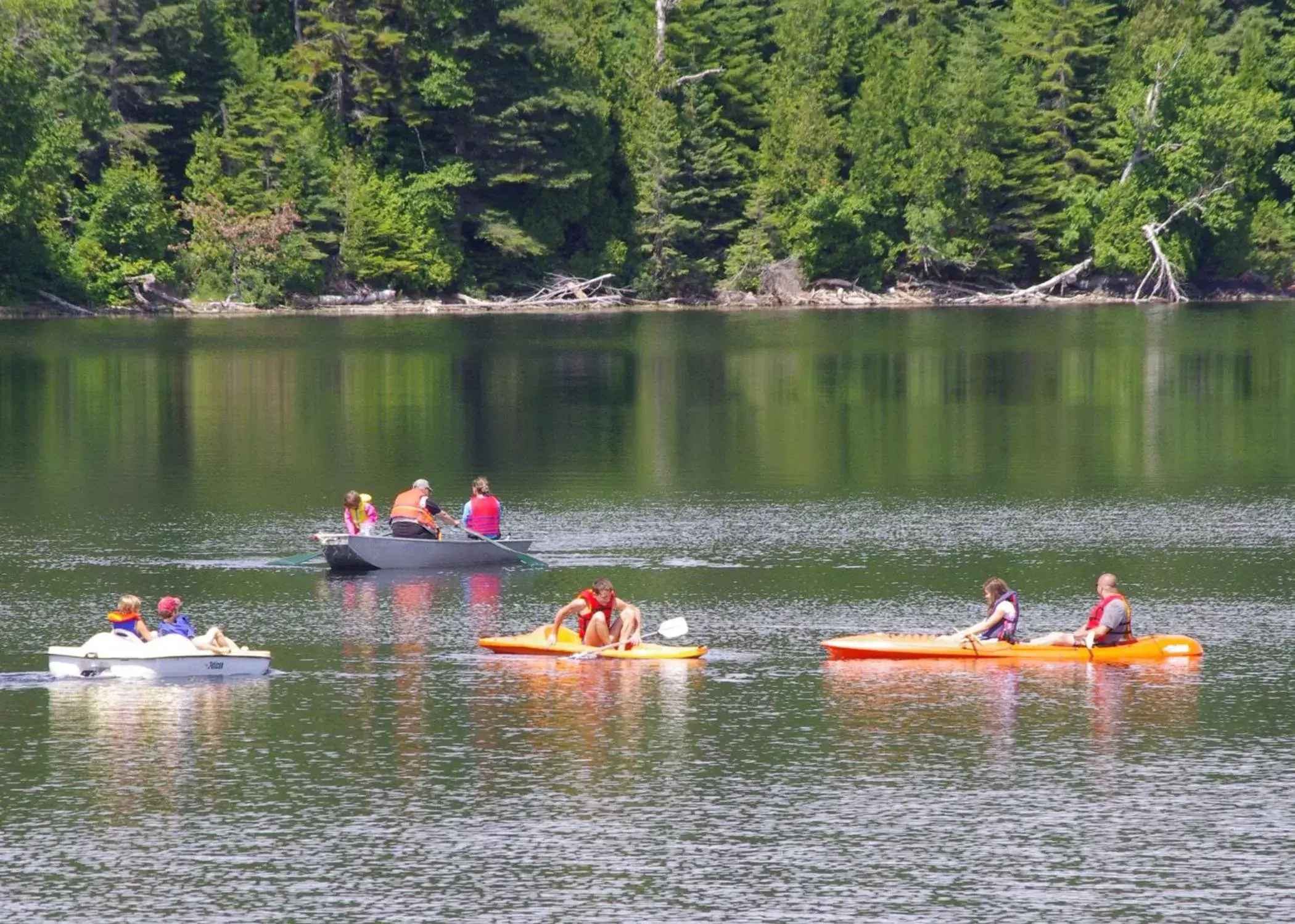 Area and facilities, Canoeing in Auberge La Tanière