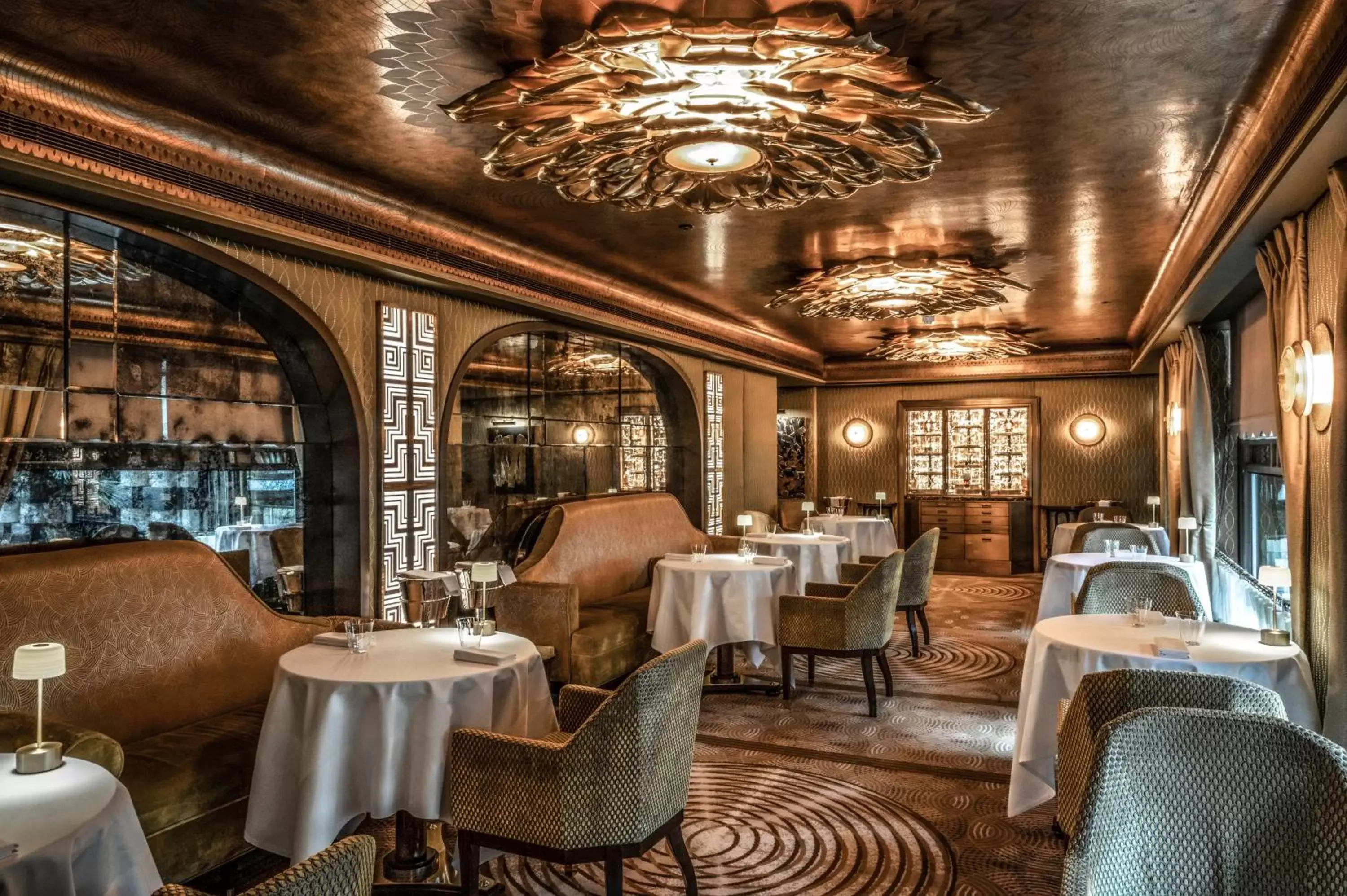 Restaurant/Places to Eat in The Savoy
