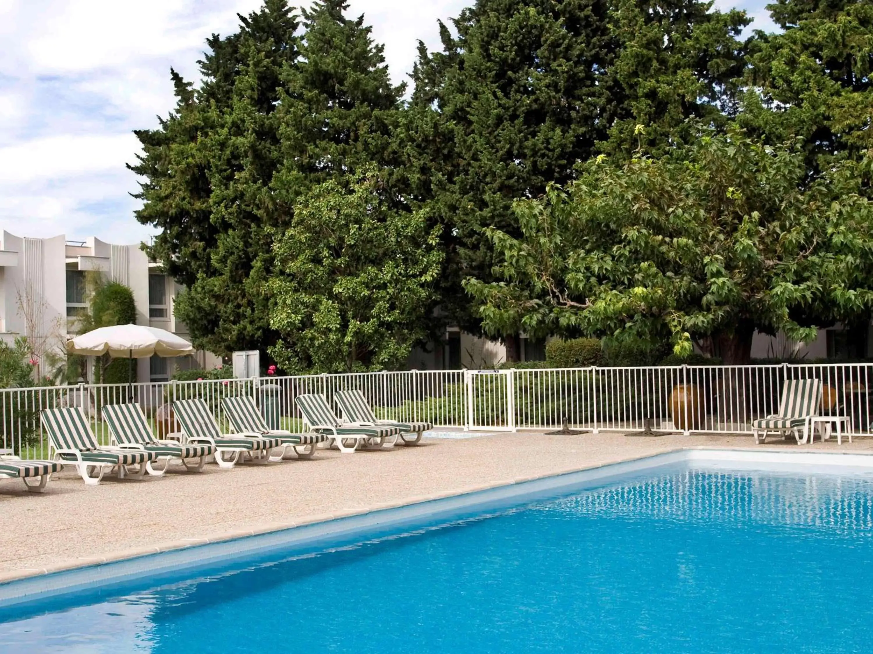 Other, Swimming Pool in ibis Styles Avignon Sud