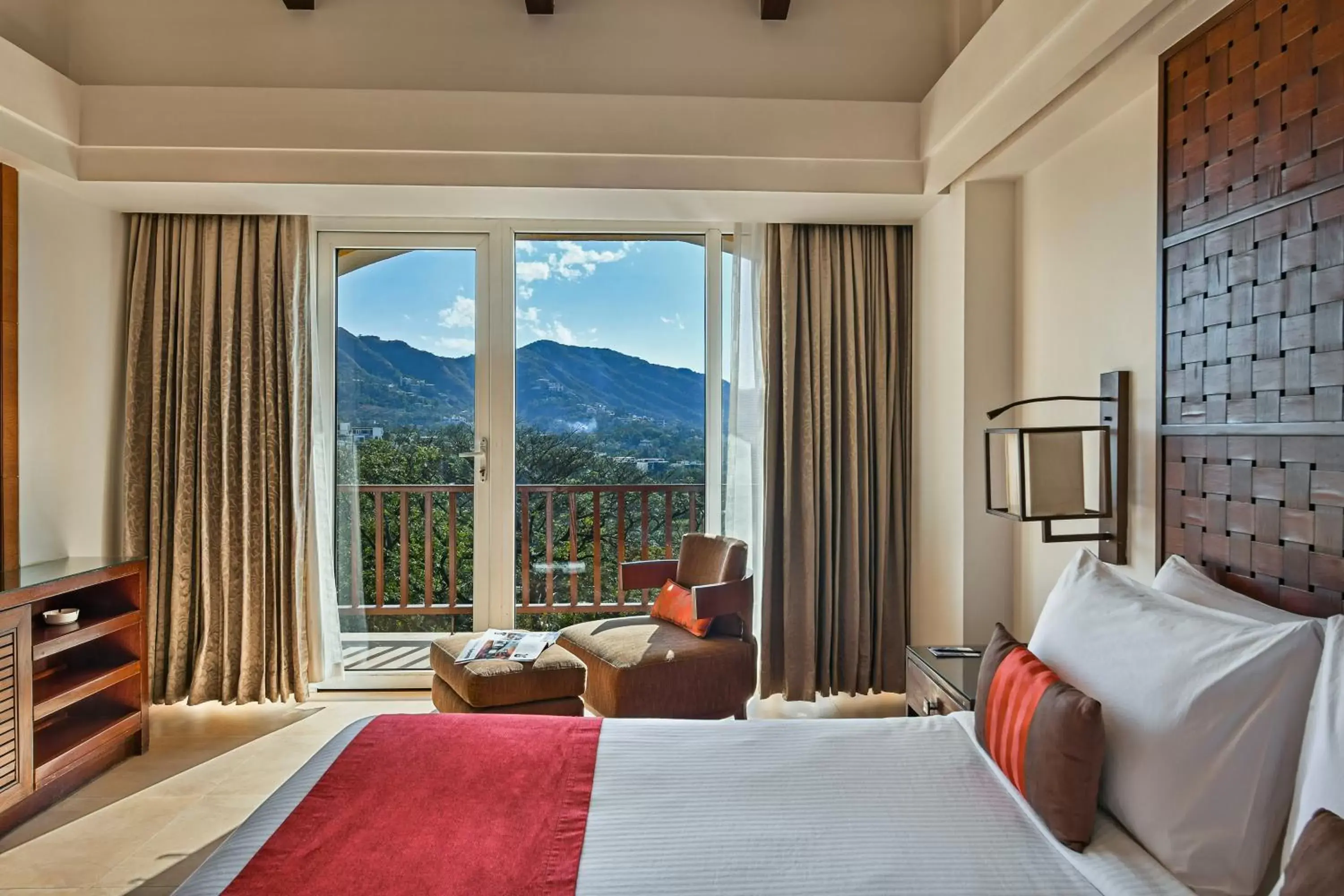 Bedroom, Mountain View in Fariyas Resort Lonavala