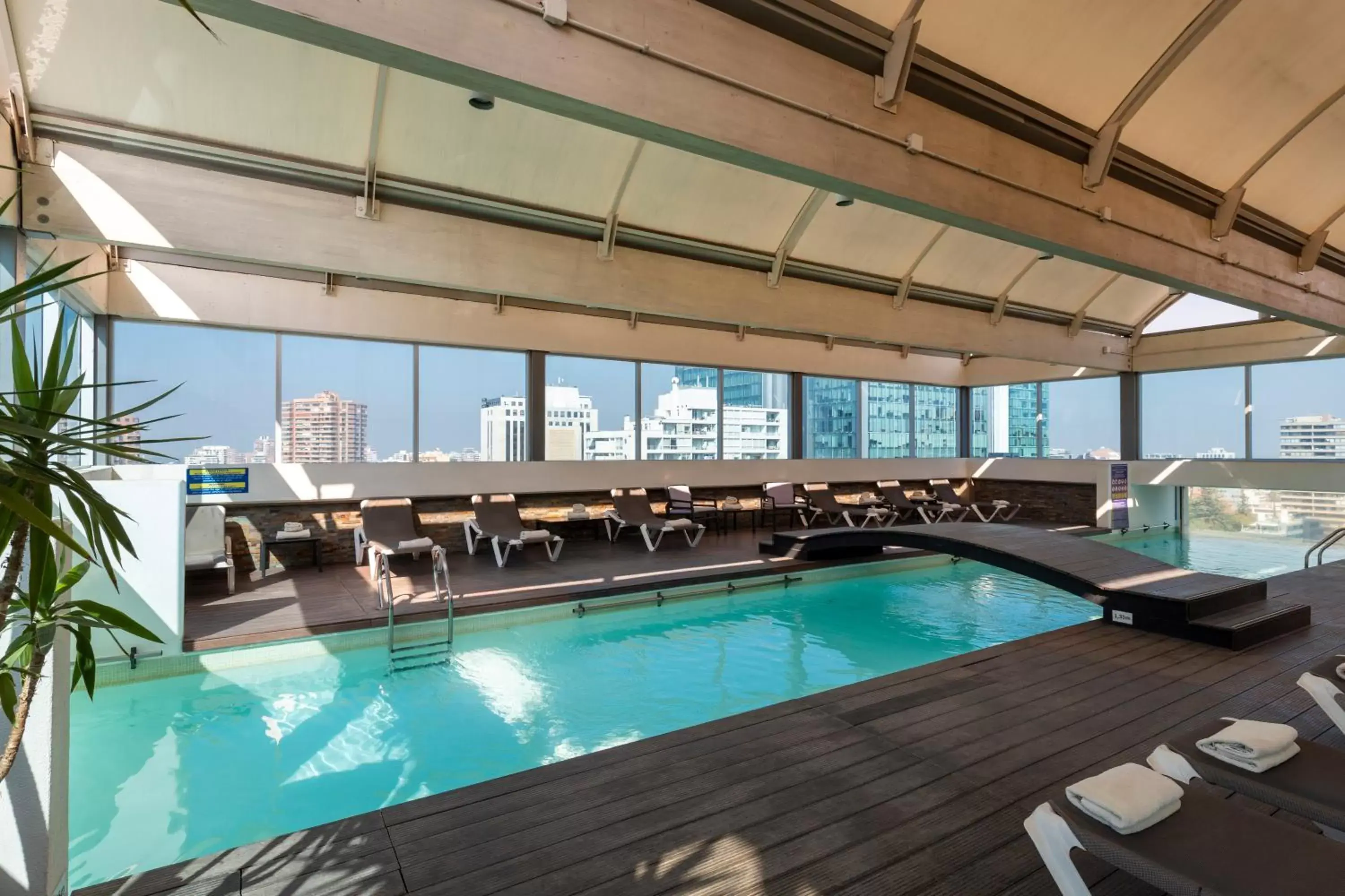 Swimming pool in Best Western Premier Marina Las Condes Swimming pool in Best Western Premier Marina Las Condes