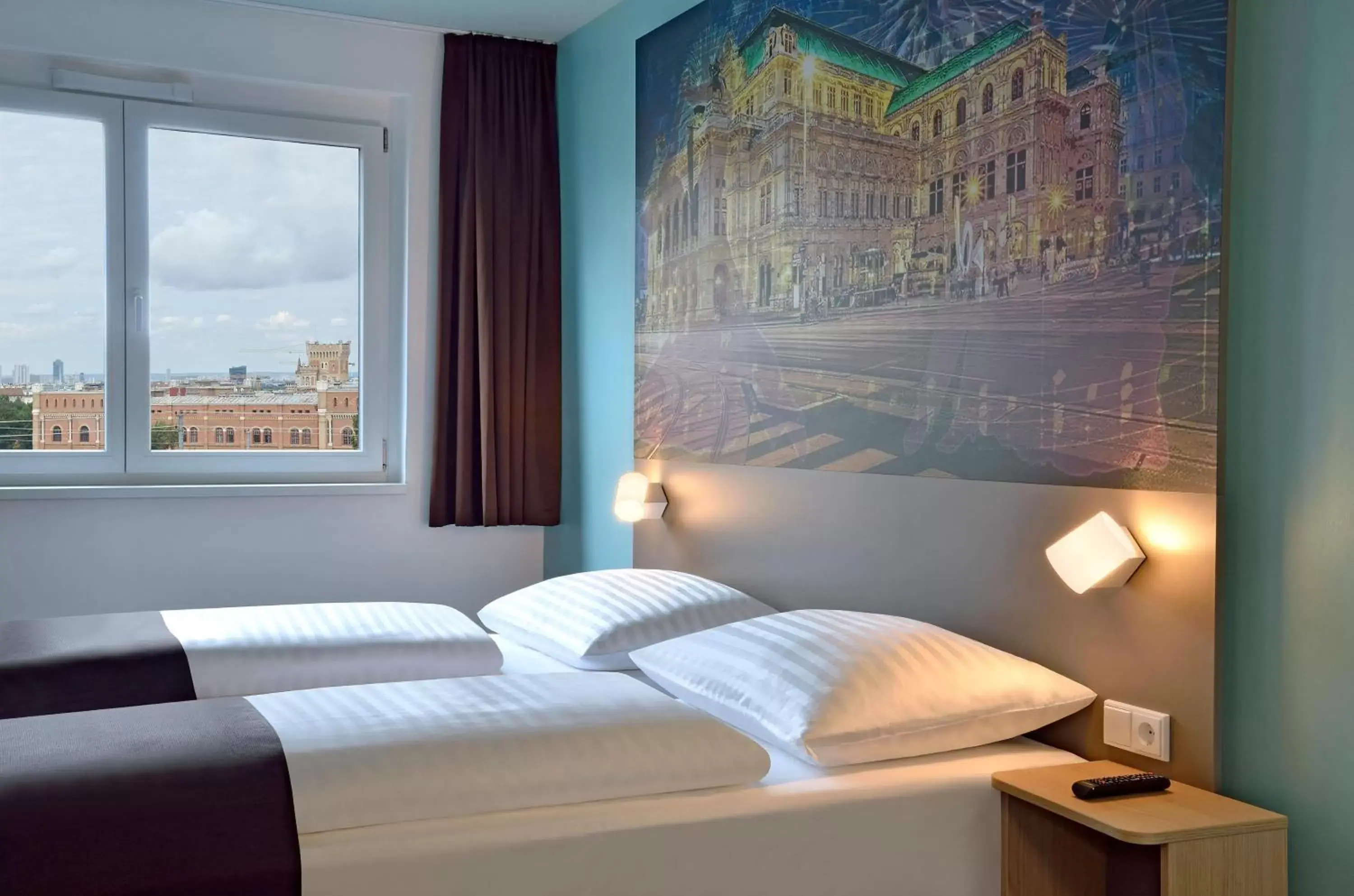 Photo of the whole room, Bed in B&B Hotel Wien-Hbf