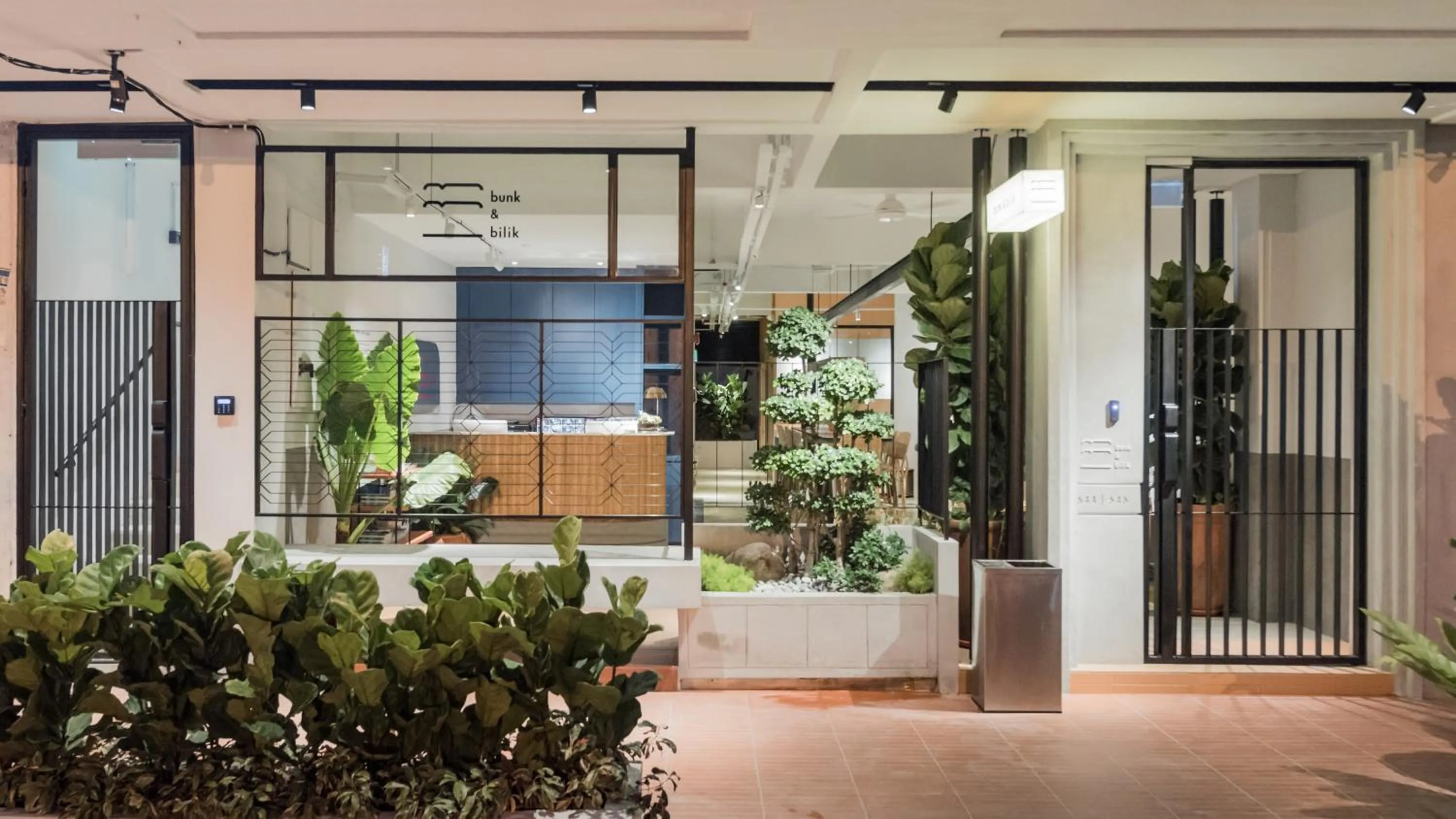 Facade/entrance in Bunk & Bilik Hotel Jalan Ipoh